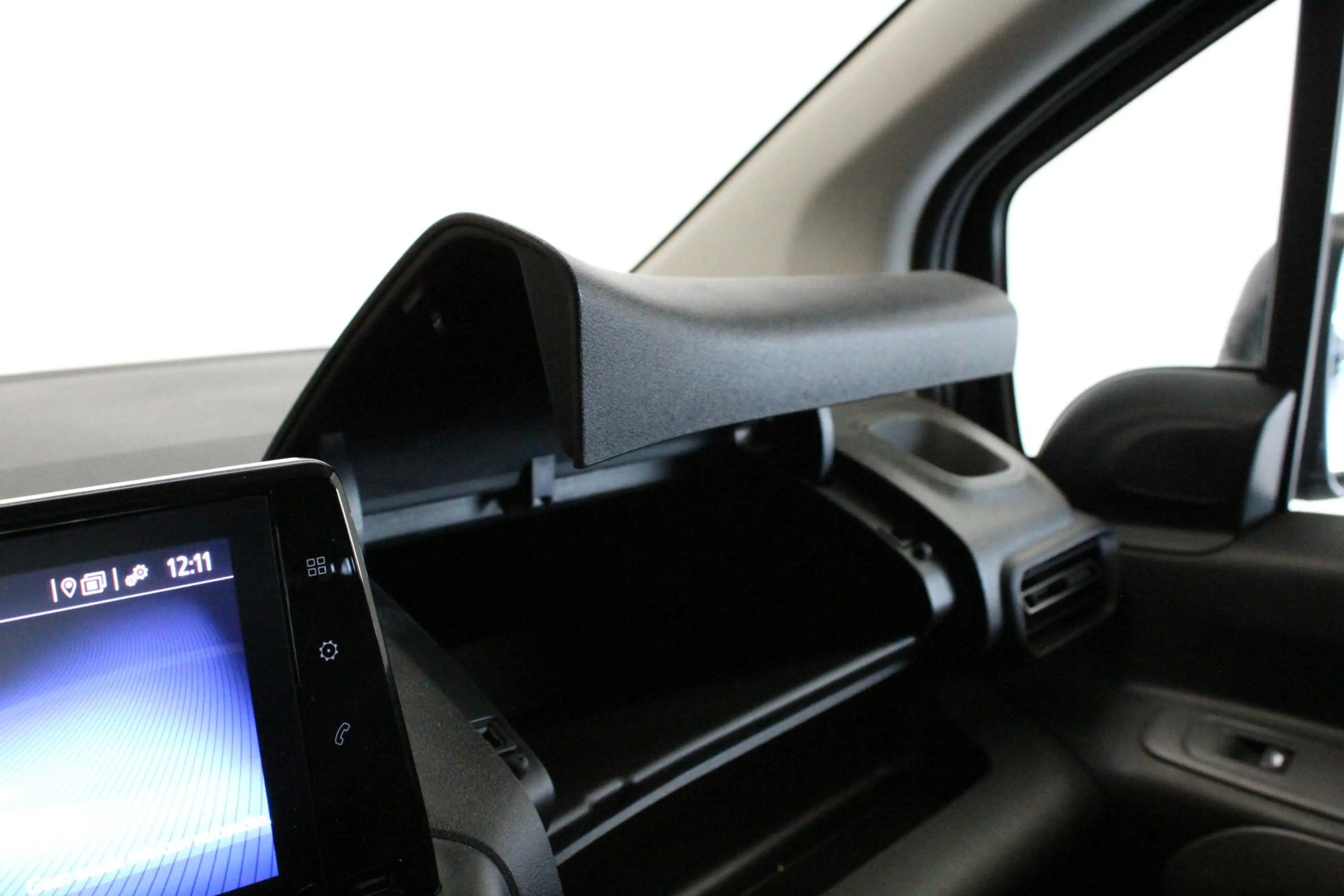 Toyota Proace City Verso 1.2 Turbo Professional 5P. | NAVIGATIE | PDC — photo 36