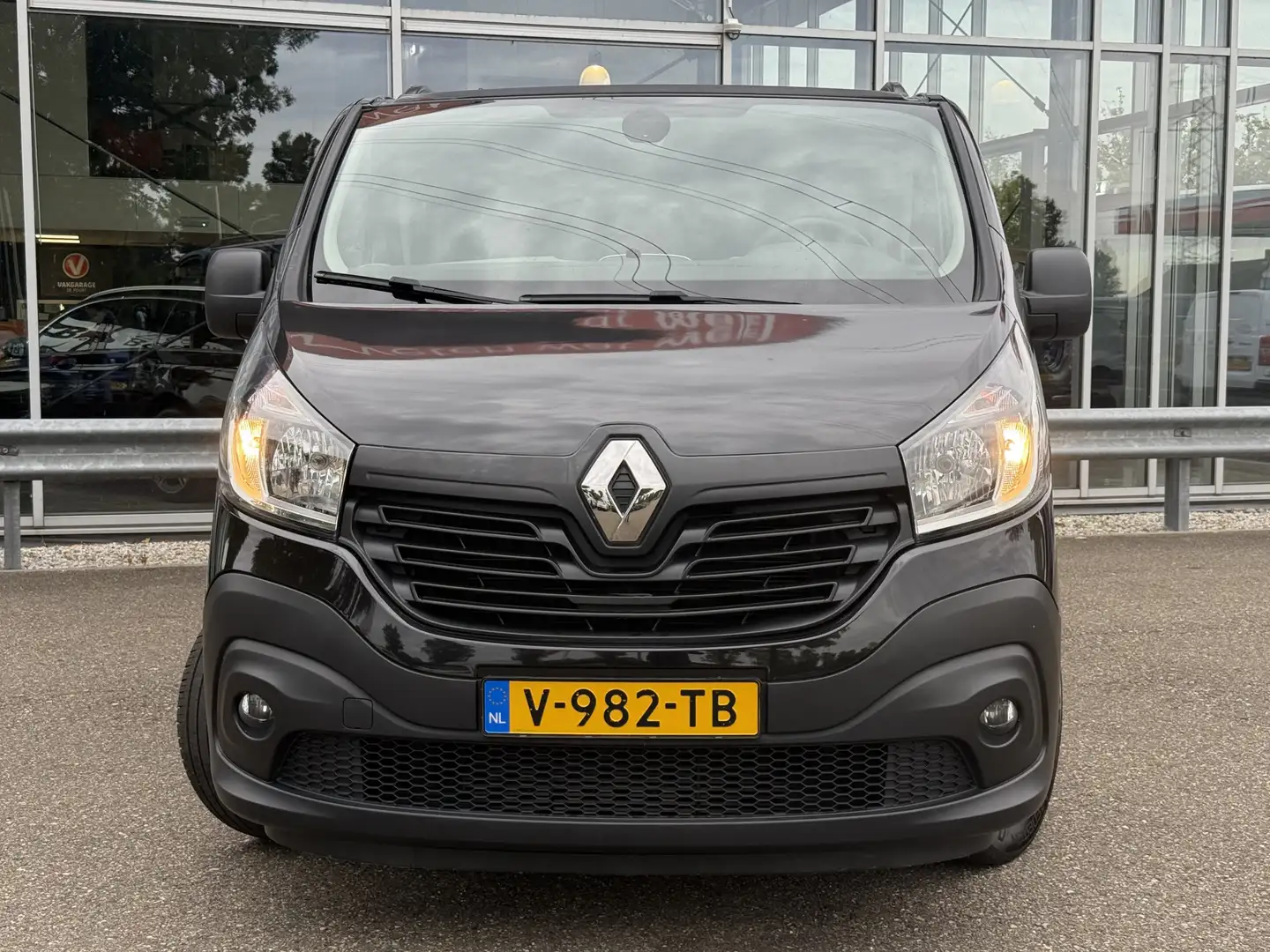 Renault Trafic 1.6 dCi T29 L2H1 DC Comfort | NL-auto | 1e Eig | N Zwart - 2