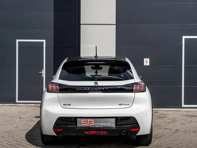 Peugeot 208 view 8