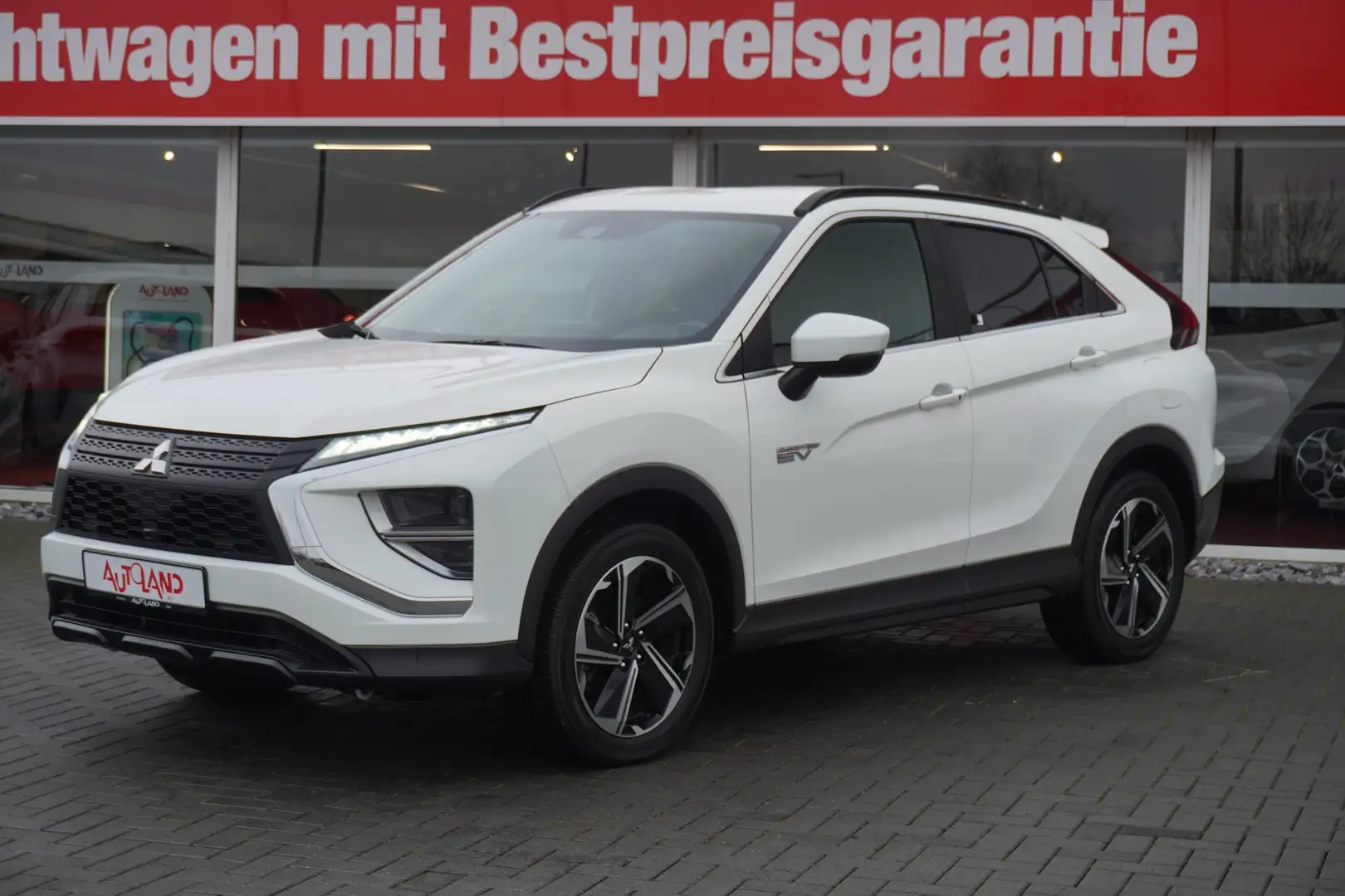 Mitsubishi Eclipse Cross 2.4Hybrid Basis 4WD Android Apple Weiß - 2