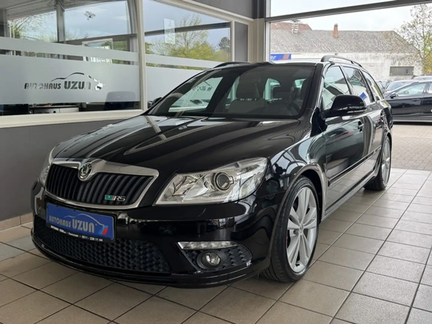 Skoda Octavia RS Comb 147KW Xenon T-Leder Navi PDC AHK Schwarz - 2