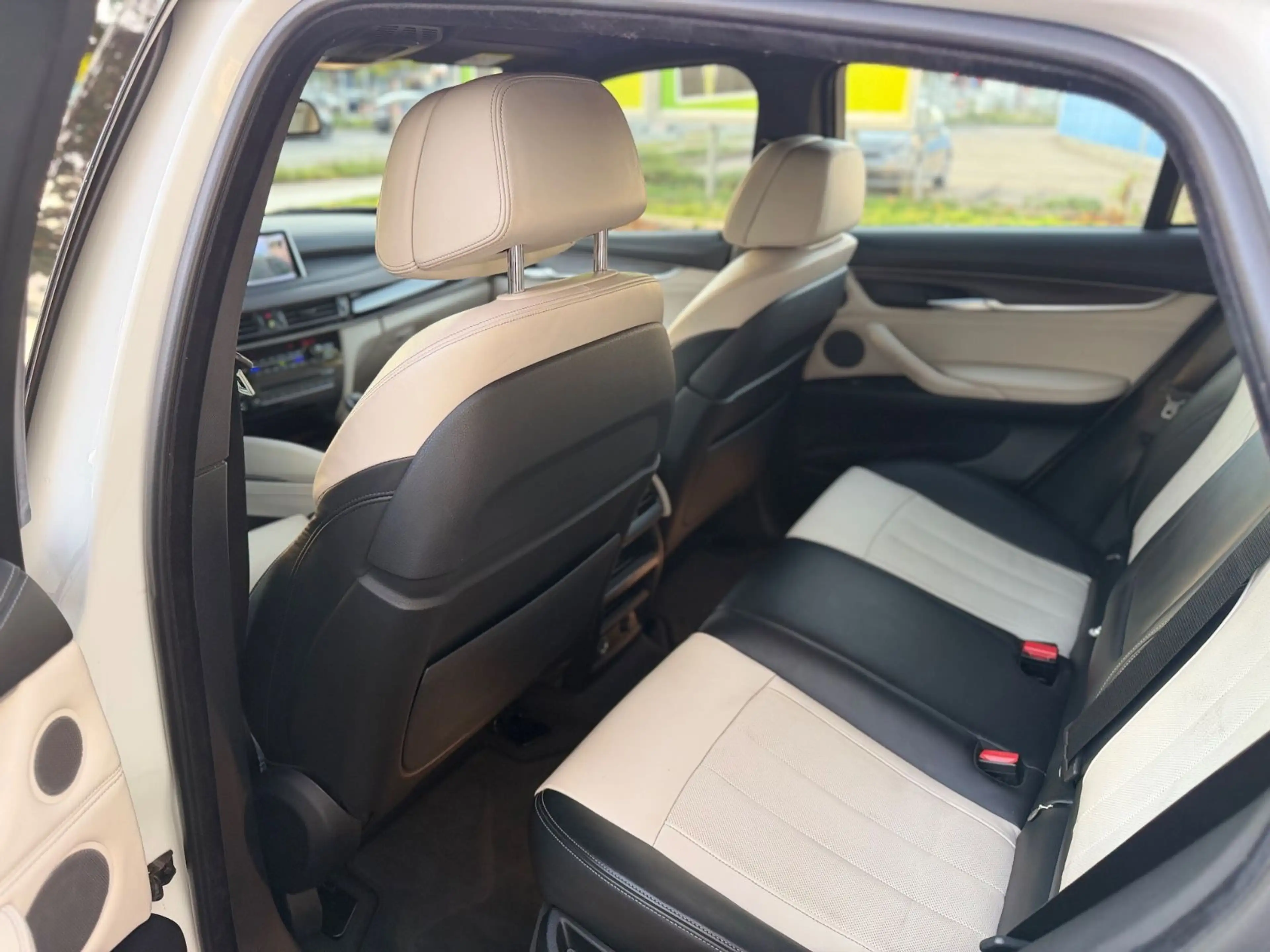BMW X6 xDrive 40 d M-Packet — photo 14