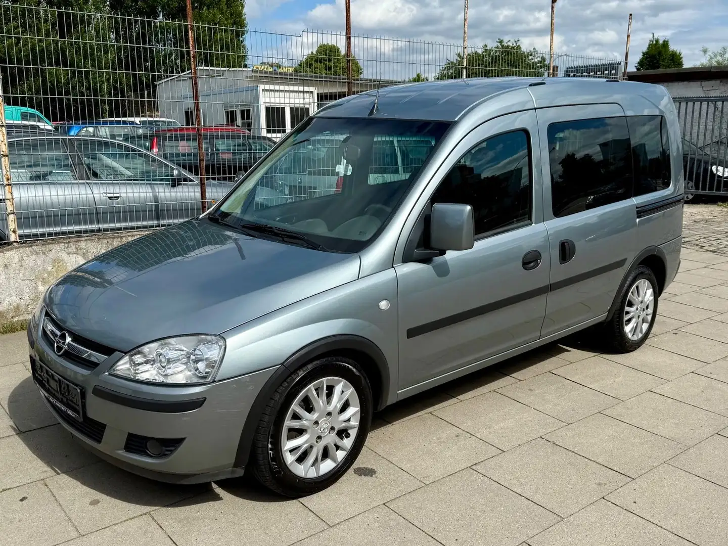 Opel Combo Kombi Business 111 Jahre/ 1.Hand/ TÜV NEU Silber - 2