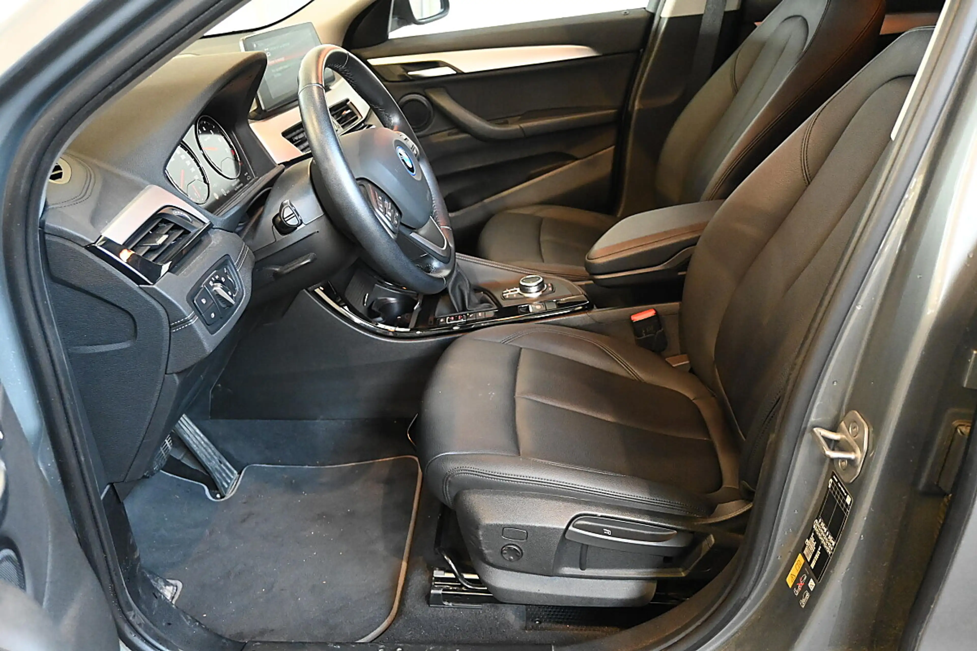 BMW X2 xDrive25e; Head-UP, LED, LEder, ACC, R-Kamera, ... — photo 13