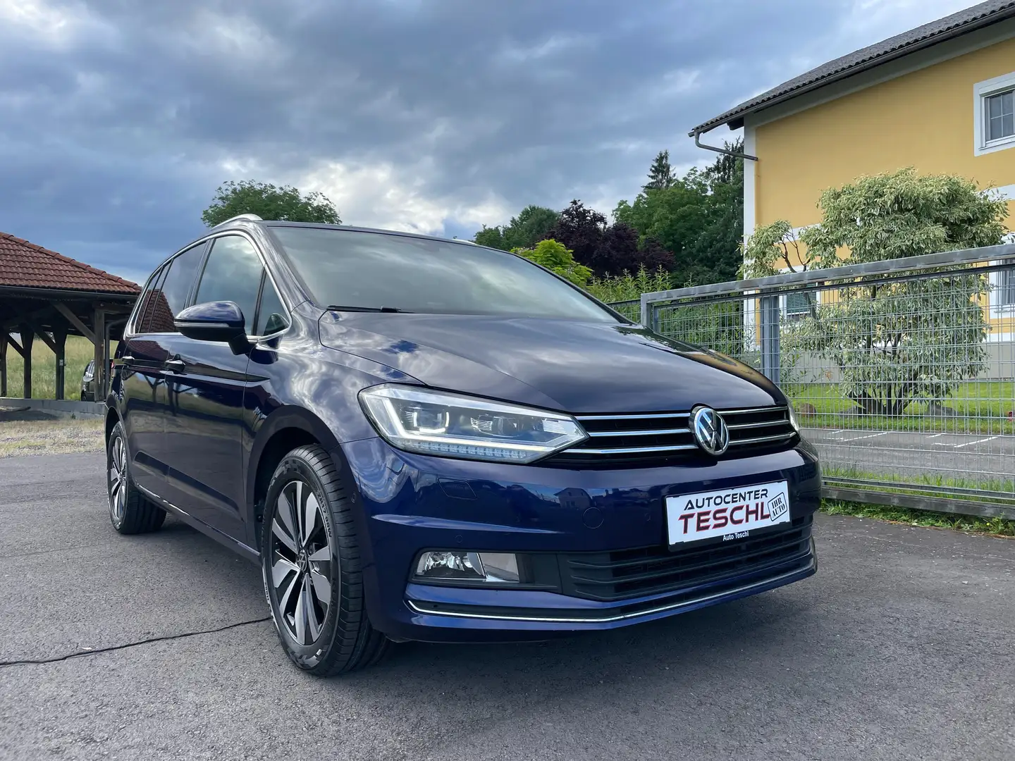 Volkswagen Touran Highline 2.0 TDI DSG*Panorama* Blau - 1