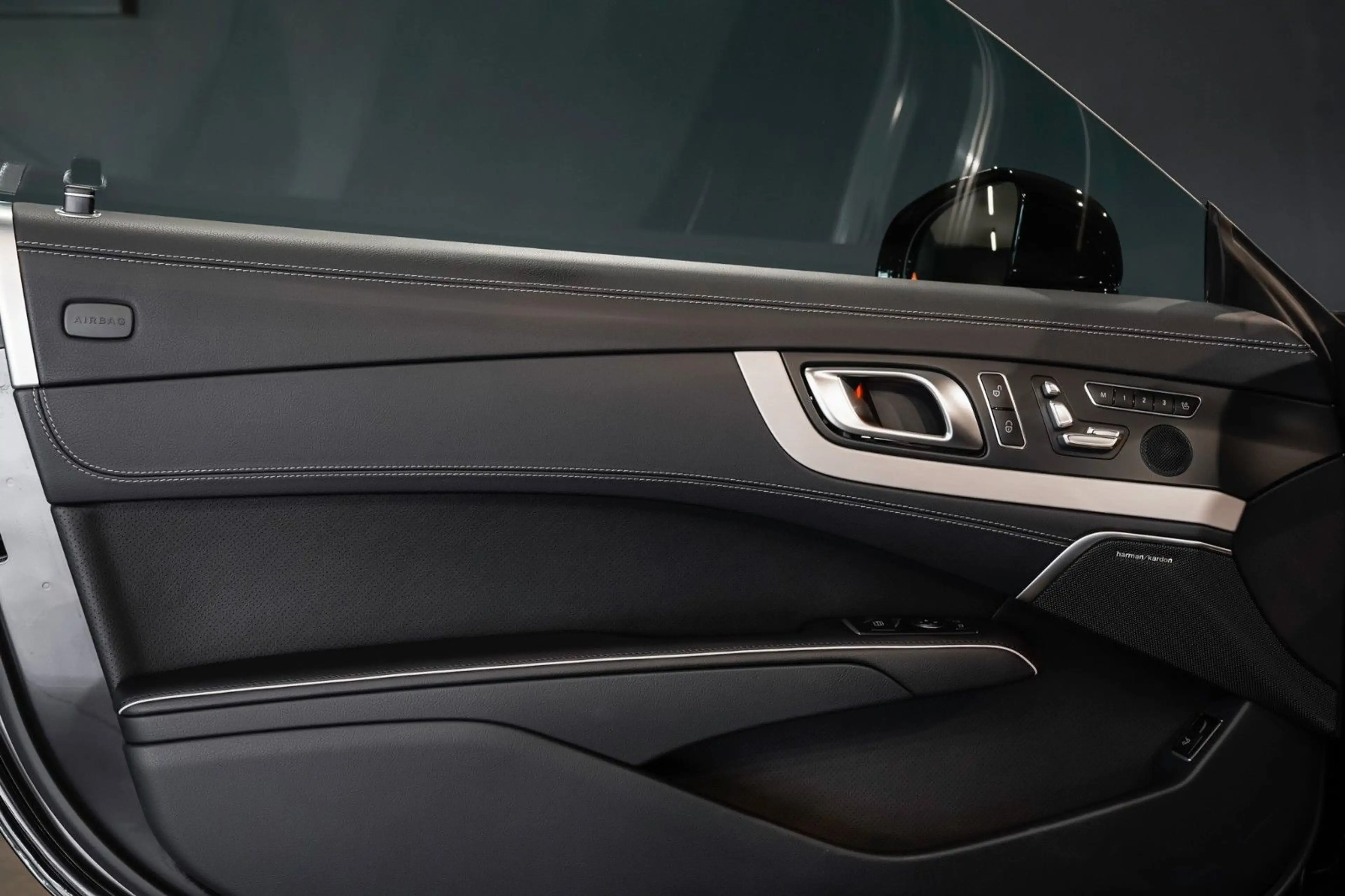 Mercedes-Benz SL 400 AMG Night-Airscarf-MagicSky-Sitzklima — photo 15