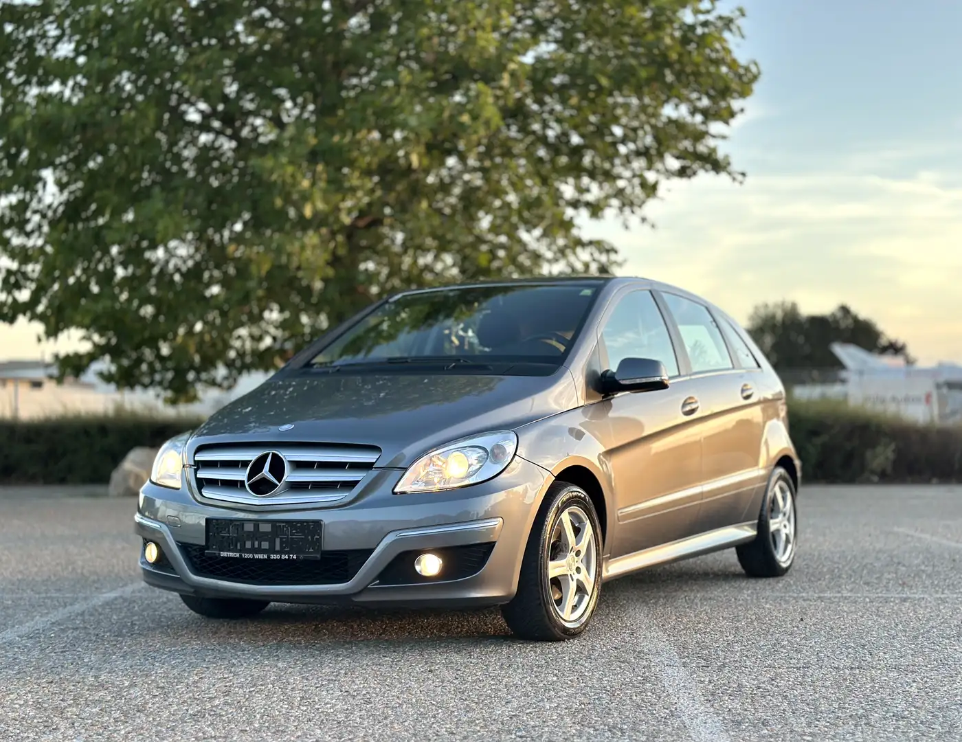 Mercedes-Benz B 180 CDI NEUES PICKERL Elegance Automatic - 2