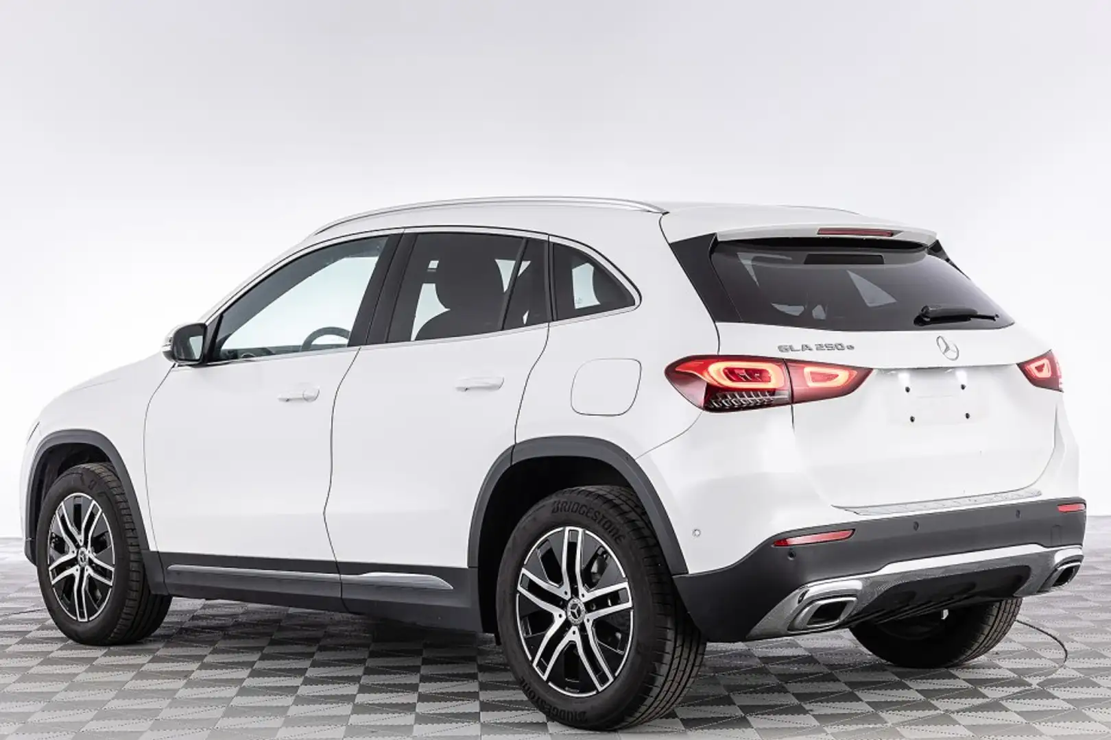 Mercedes-Benz GLA 250 e Business Line | NAVI | CAMERA | ECC | Half LEDER Blanc - 2