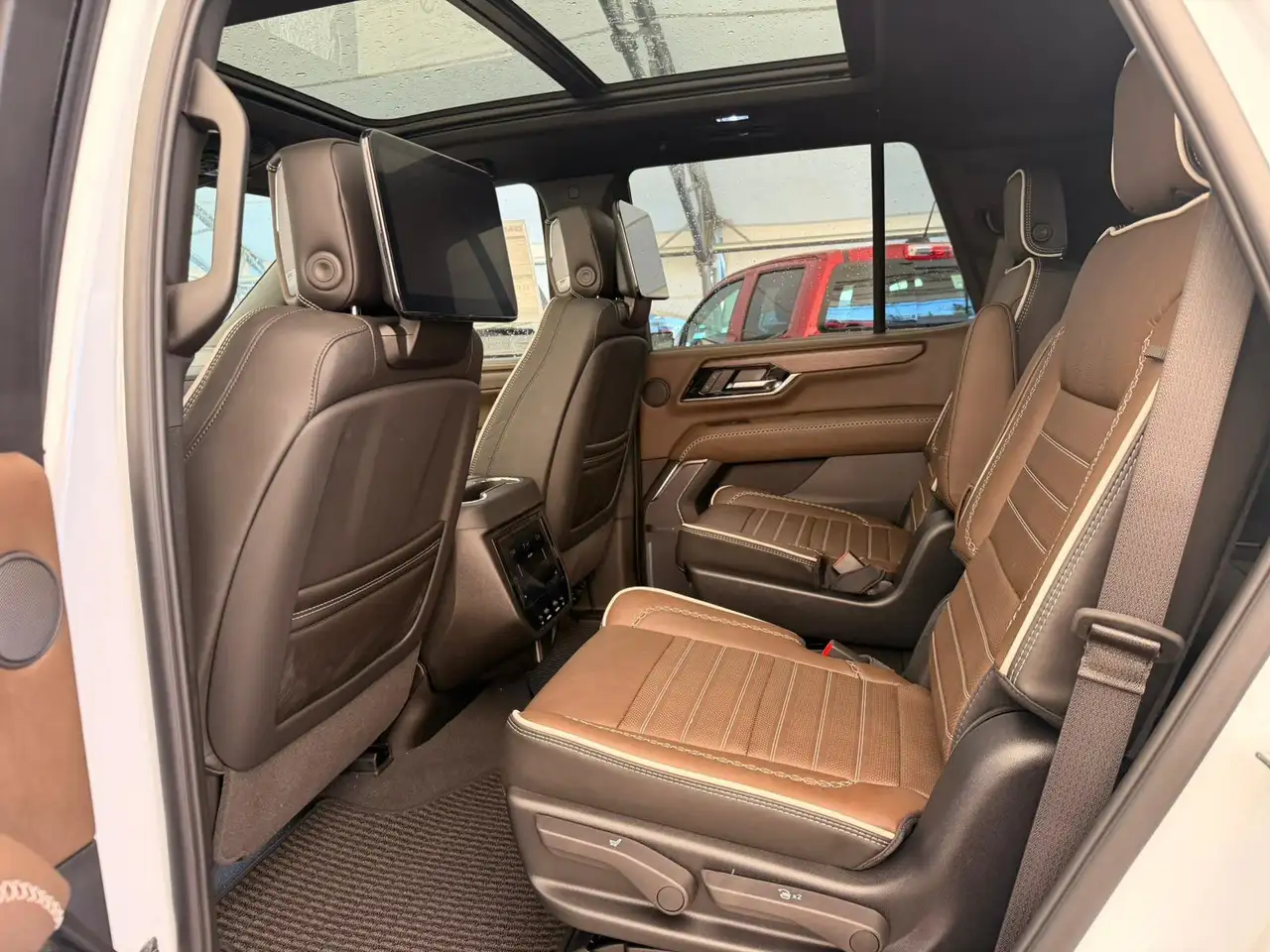 GMC Yukon снимка GMC Yukon