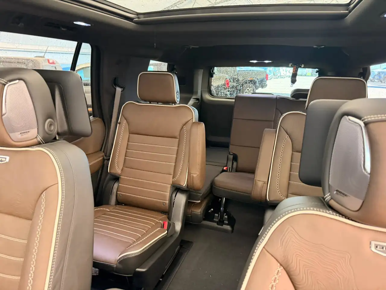 GMC Yukon снимка GMC Yukon
