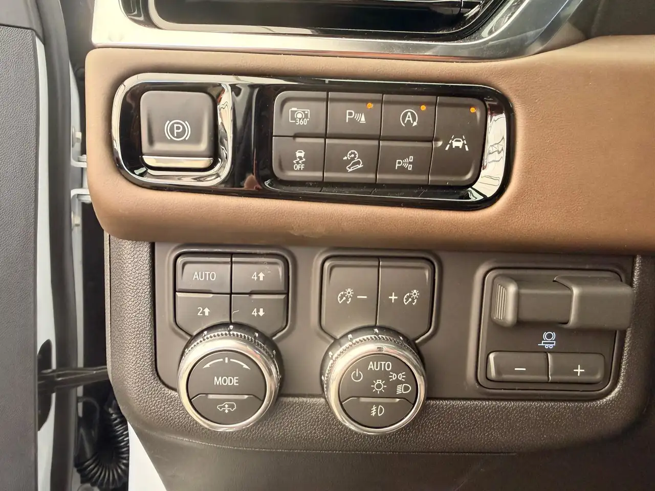 GMC Yukon снимка GMC Yukon