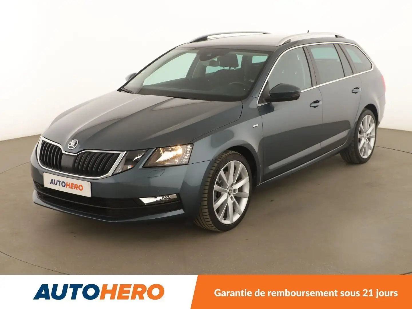 Skoda Octavia Combi 2.0 TDI SRC Edition DSG7 Gris - 1