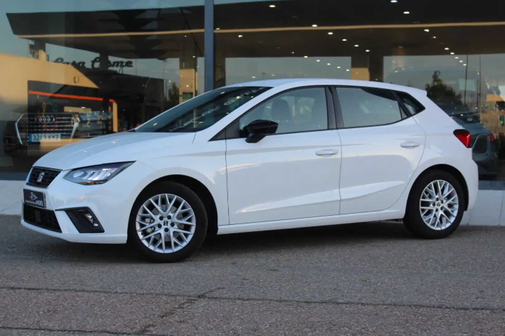 SEAT Ibiza 1.0 TSI S&S FR XS 110 Blanco - 2