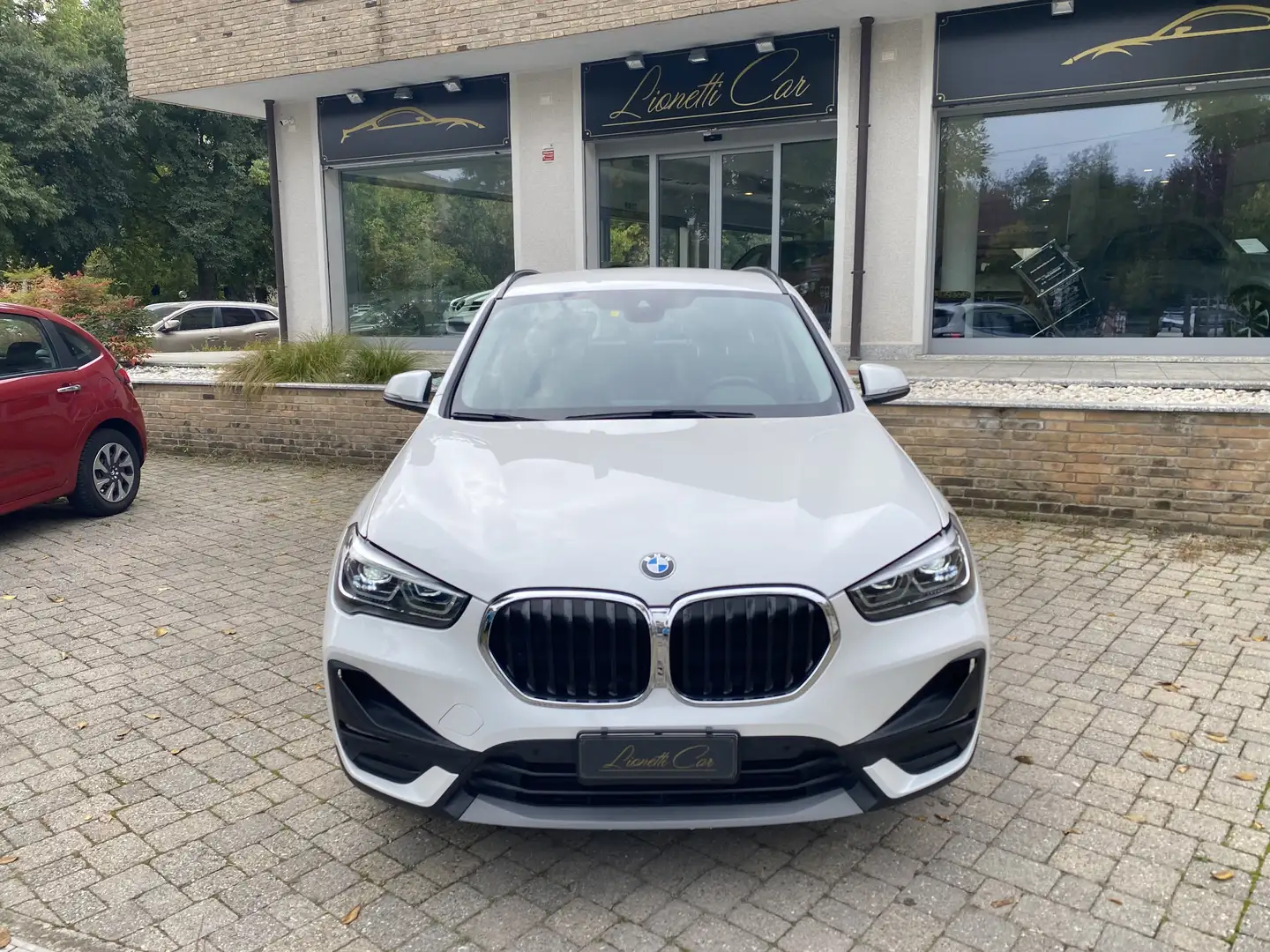 BMW X1 X1 18d 150 Cv sdrive Business Advantage F48 auto Bianco - 2