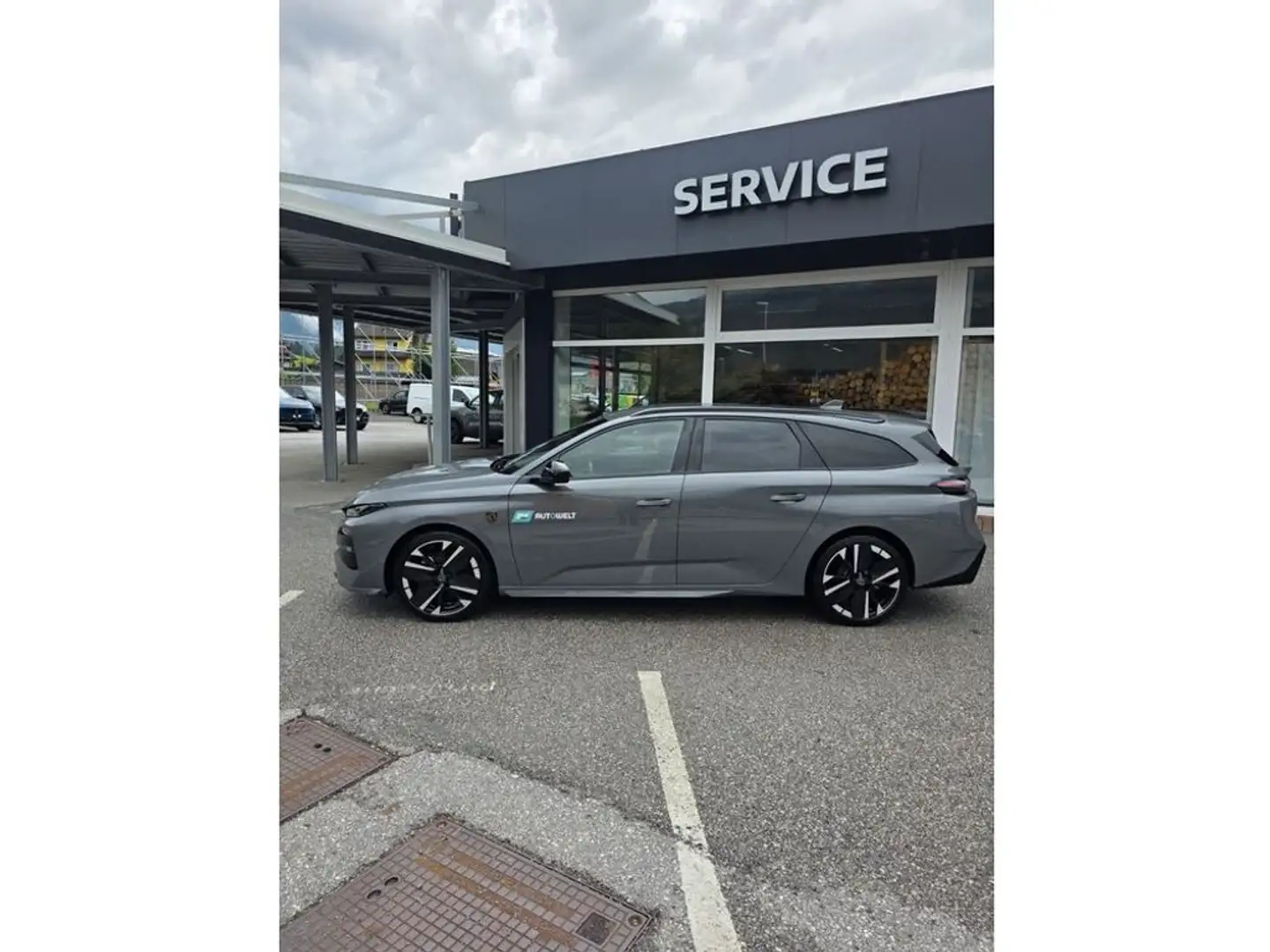 Peugeot 308 Hybrid 145 GT Grau - 2