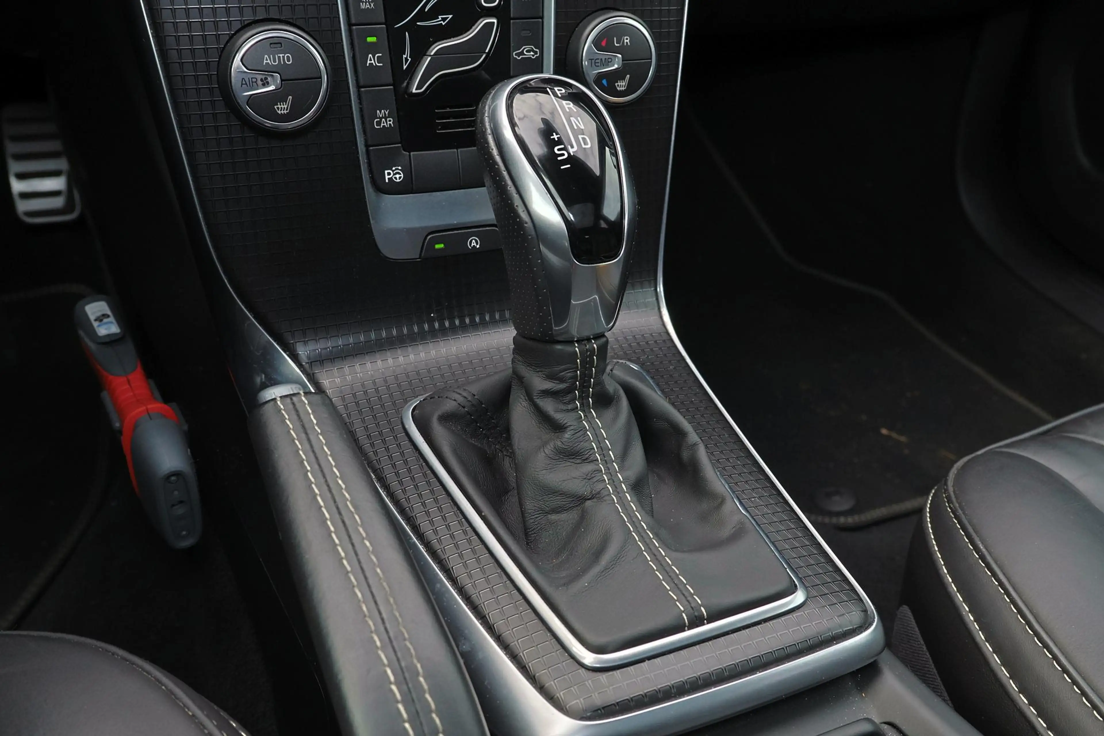 Volvo V40 1.5 T3 Polar+ Sport - AUTOMAAT - Panoramadak - Har — photo 11