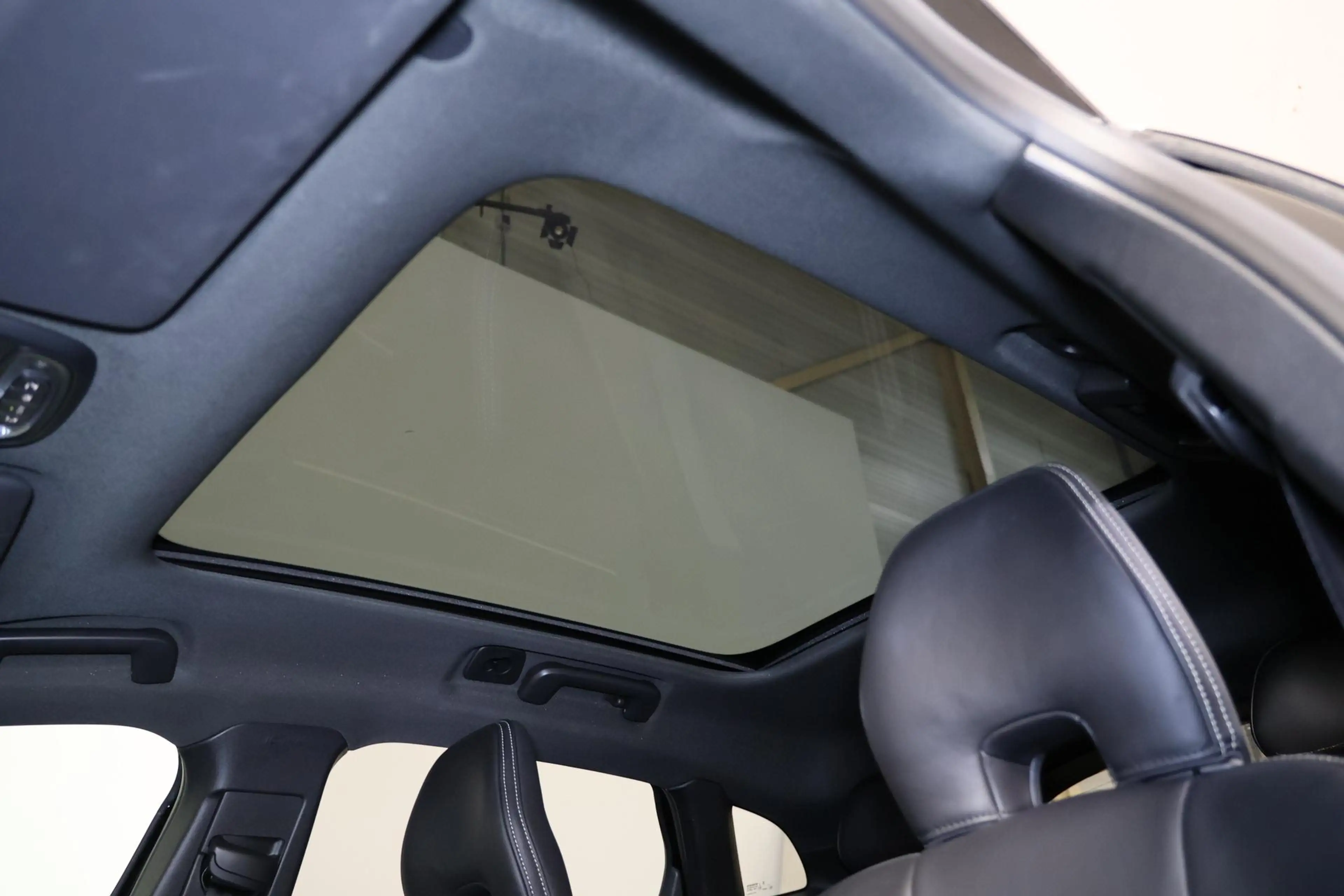 Volvo V40 1.5 T3 Polar+ Sport - AUTOMAAT - Panoramadak - Har — photo 6