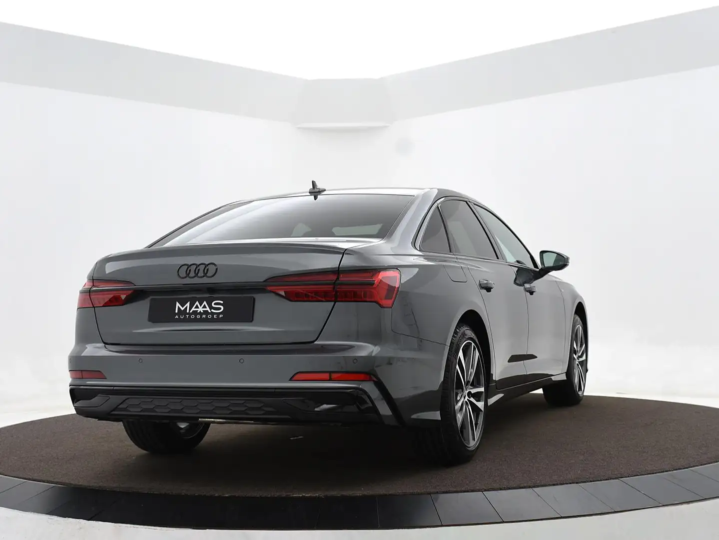 Audi A6 Limousine 40 TFSI S edition Competition 204 PK Šedá - 2