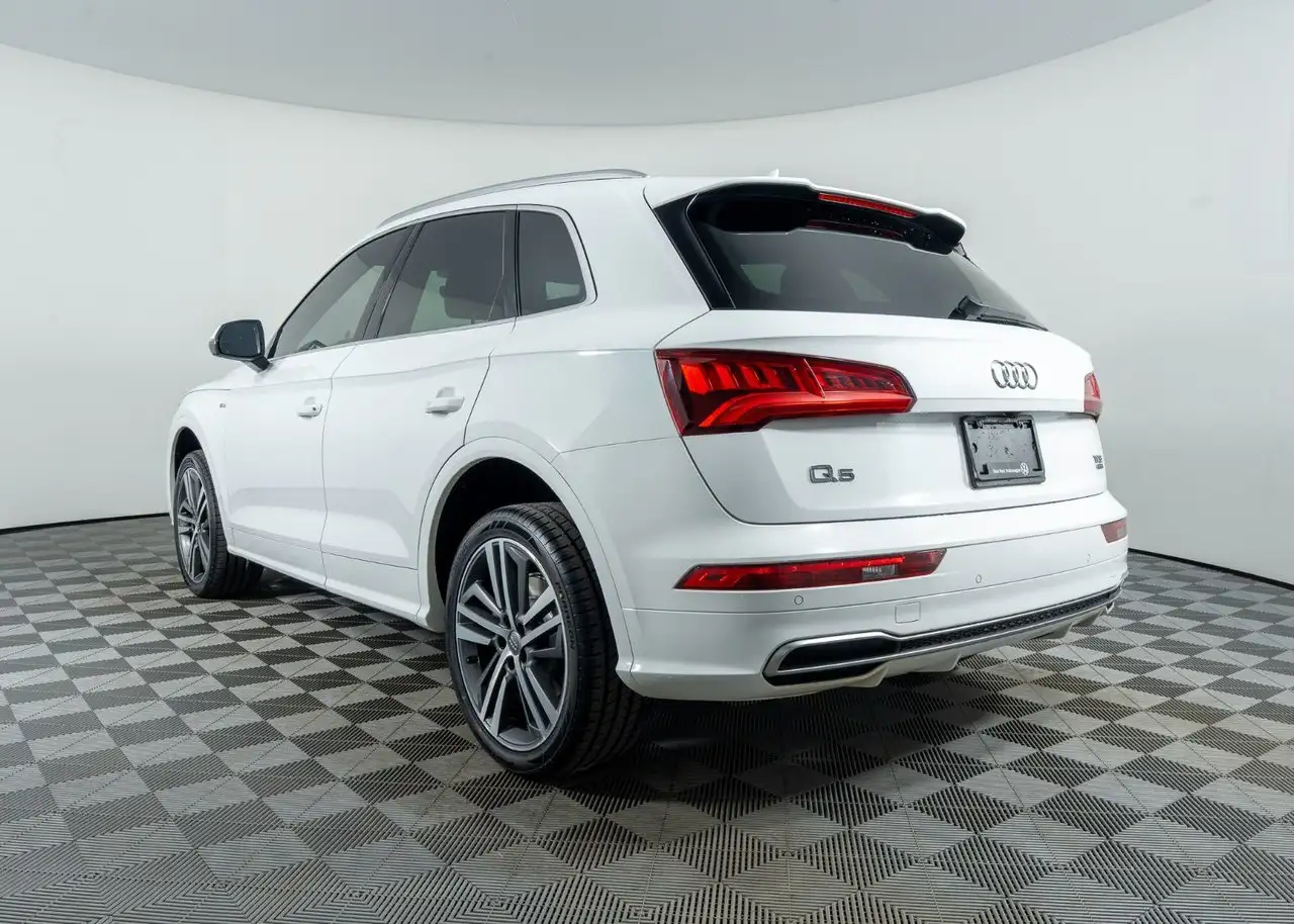 Audi Q5 снимка Audi Q5