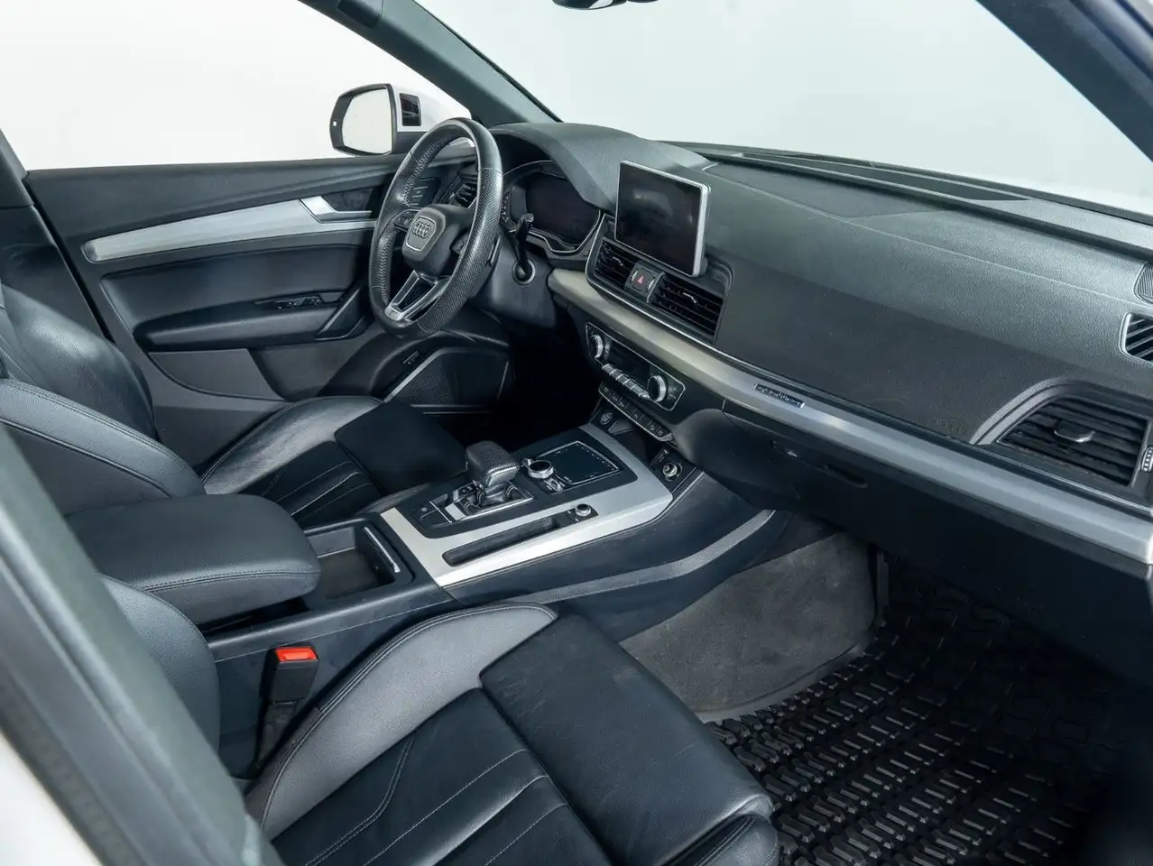 Audi Q5 снимка Audi Q5
