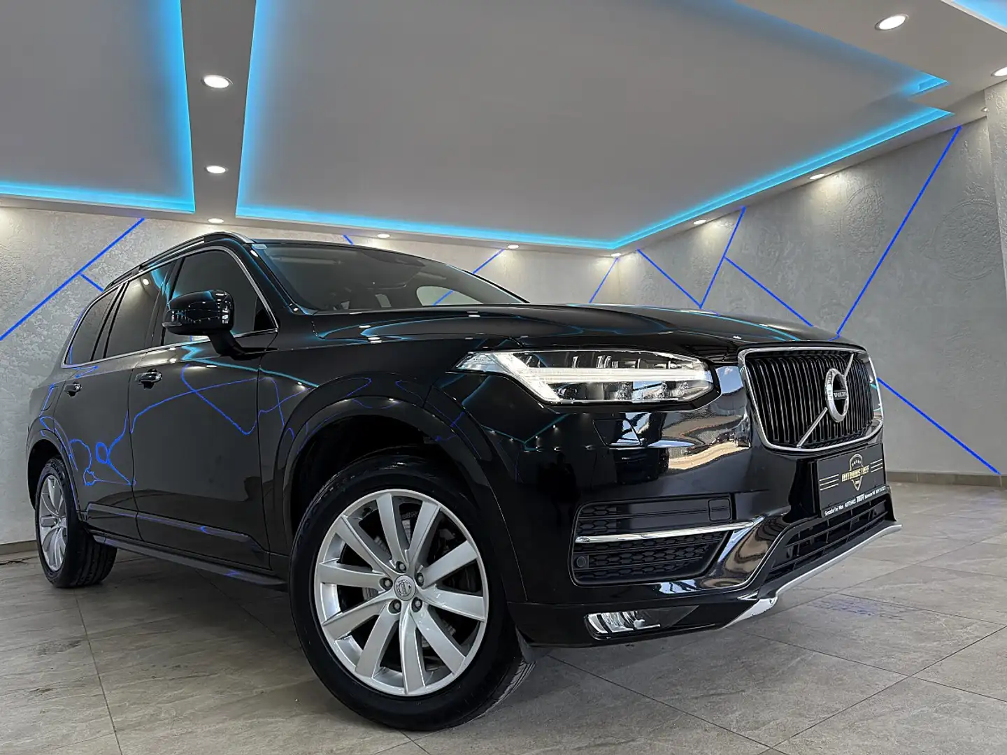 Volvo XC90 D5 AWD Momentum*BOWERS&WILKINS*HEAD-UP*LEDER*AC... Schwarz - 1