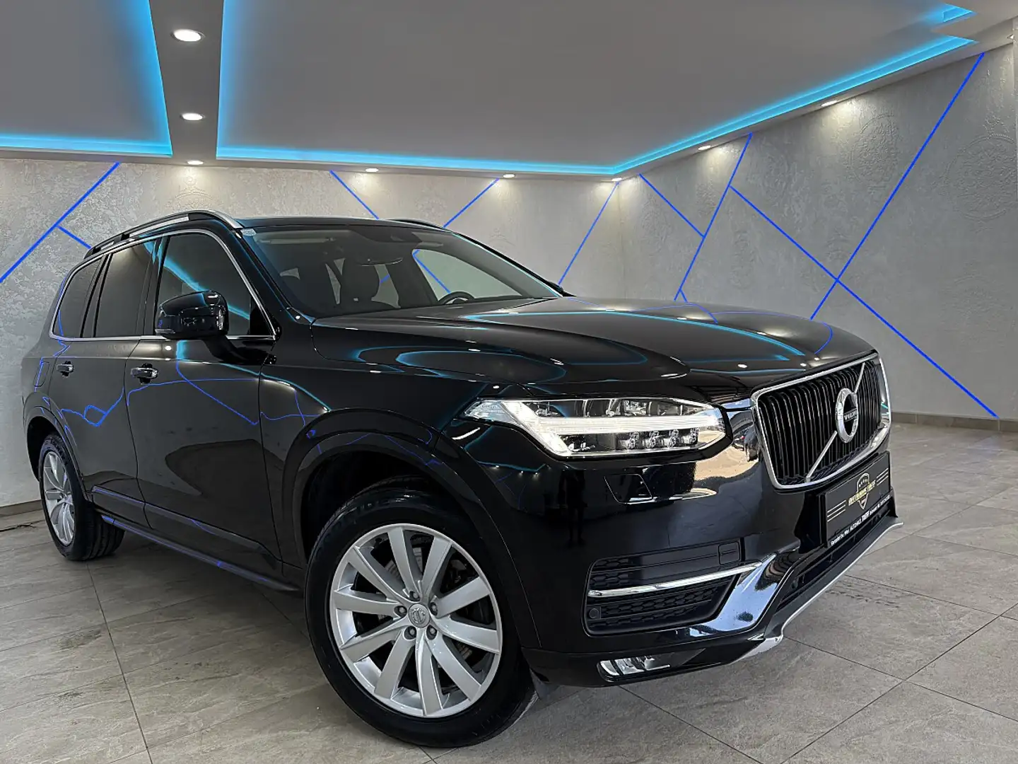 Volvo XC90 D5 AWD Momentum*BOWERS&WILKINS*HEAD-UP*LEDER*AC... Schwarz - 2
