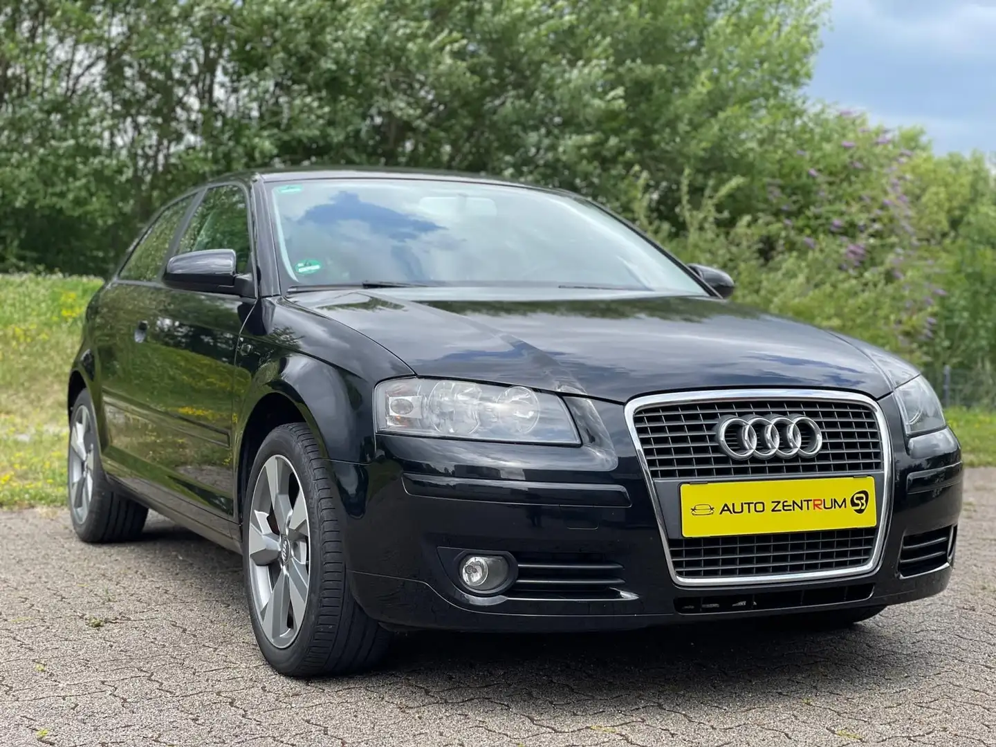 Audi A3 1.6 Attraction*KLIMA Schwarz - 2