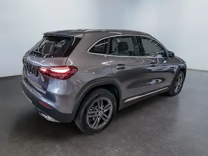Annonce voiture d'occasion Mercedes-Benz GLA 180 - CARADIZE