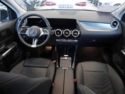 Annonce voiture d'occasion Mercedes-Benz GLA 180 - CARADIZE