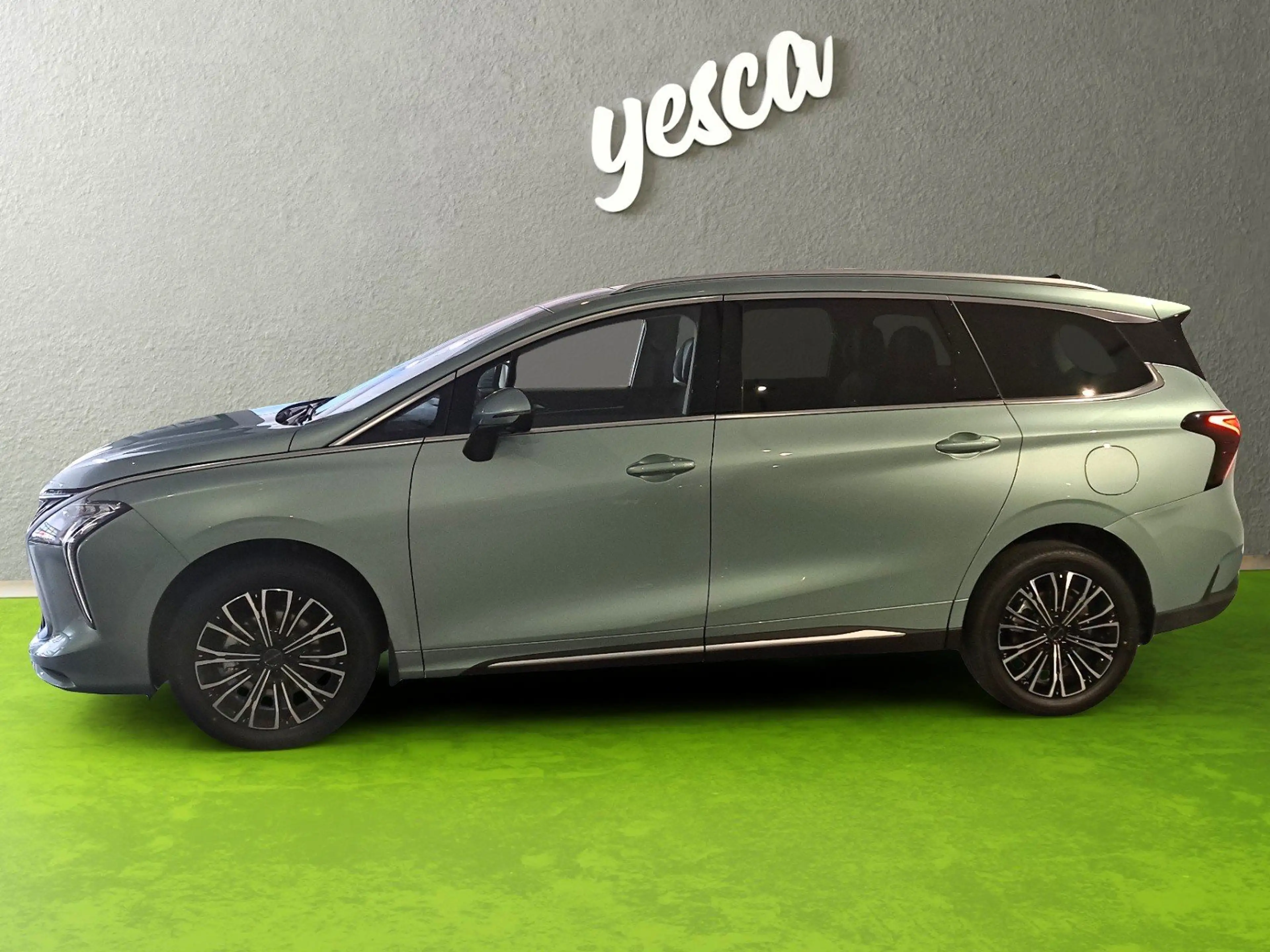 Forthing Forthing 4 PHEV 7 Sitze, Plug In Hybrid — photo 5