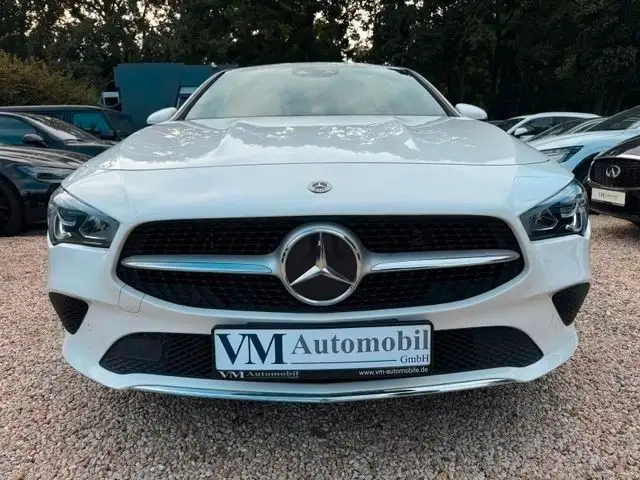 Mercedes-Benz 250 view 2