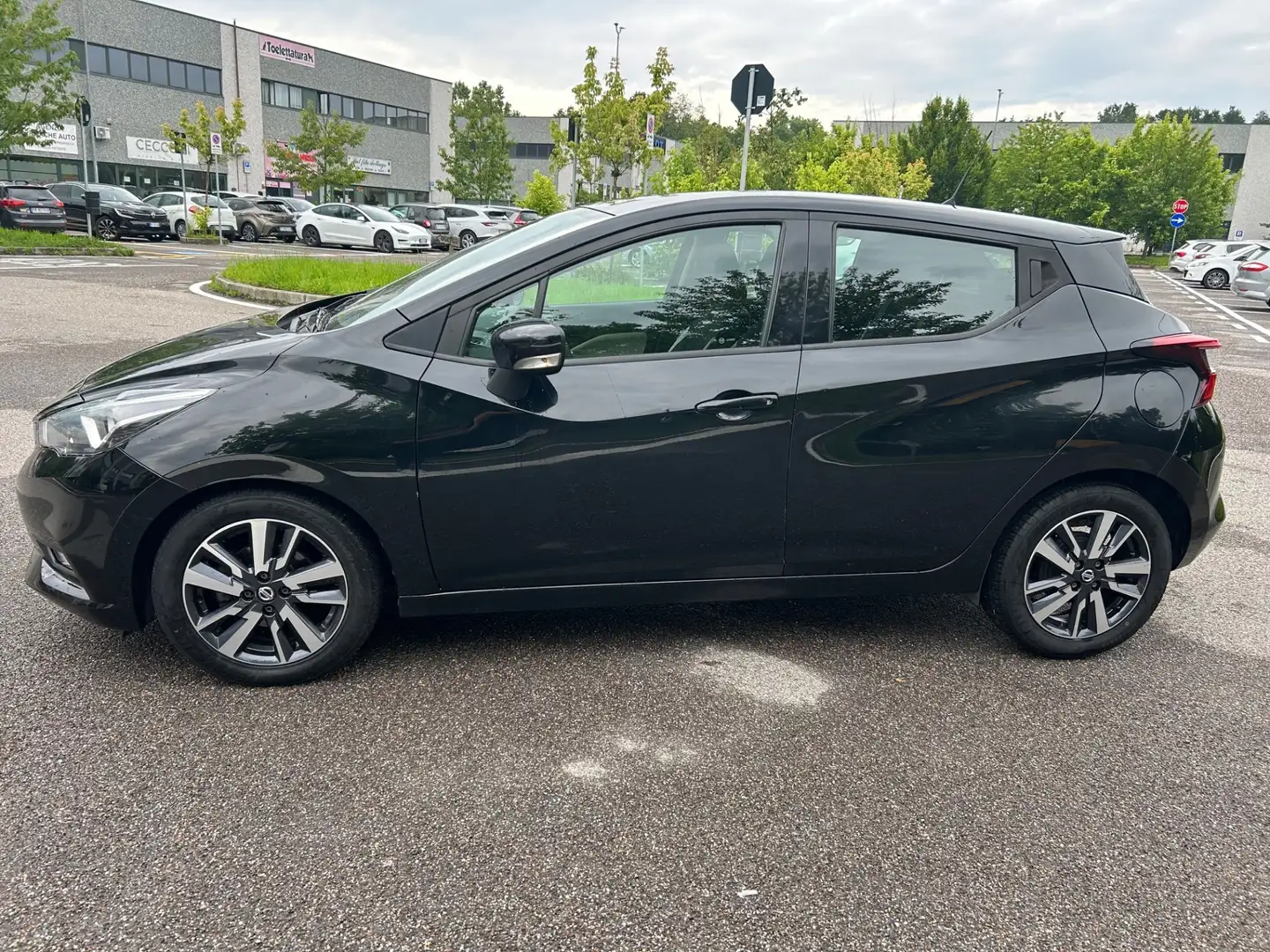 Nissan Micra 1.5 dCi 8V 5 porte N-Connecta* Neo patentati * Nero - 2