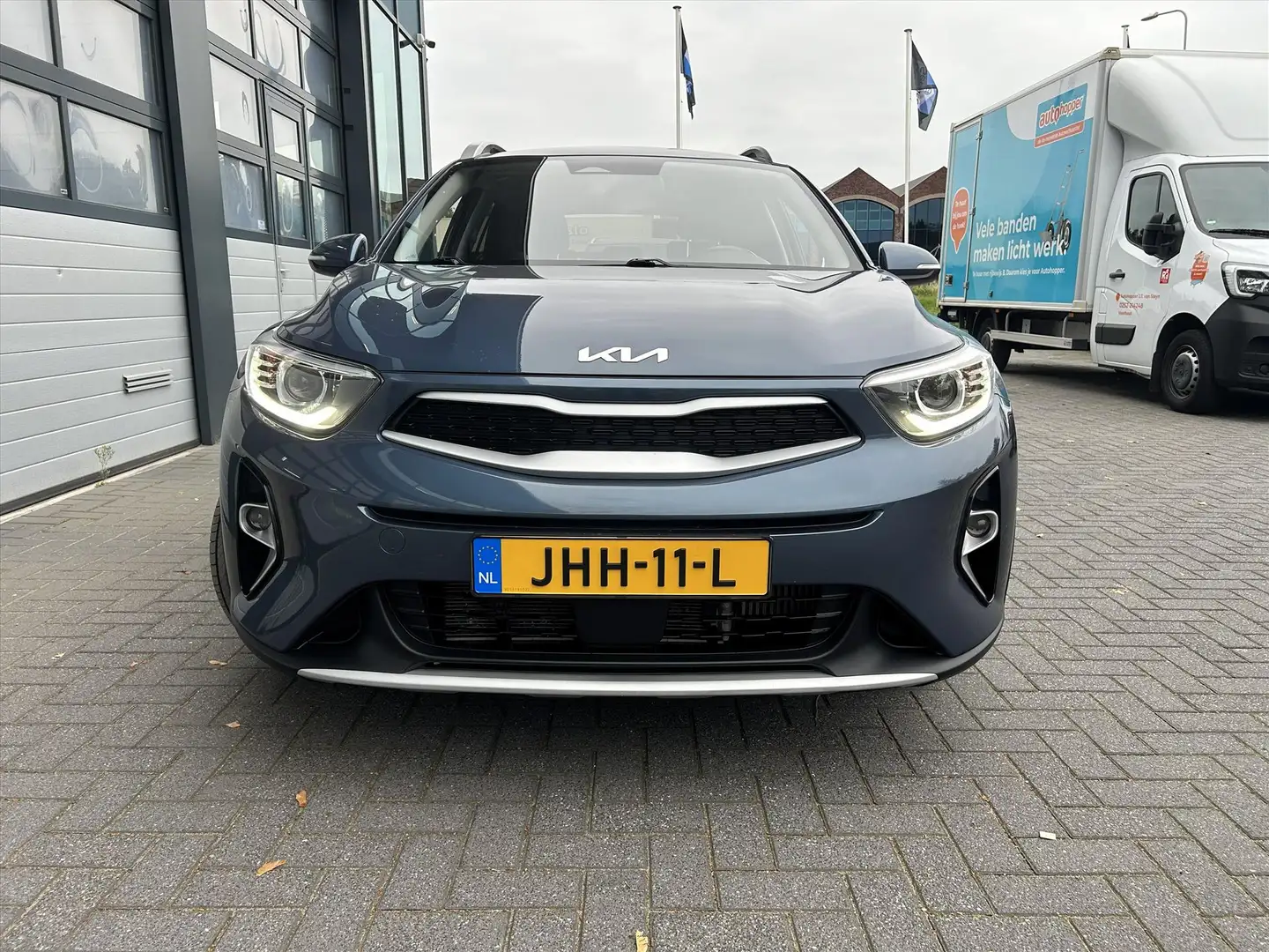 Kia Stonic 1.0 T-GDi MHEV 120pk Aut. Carplay, Winterpakket Gris - 2
