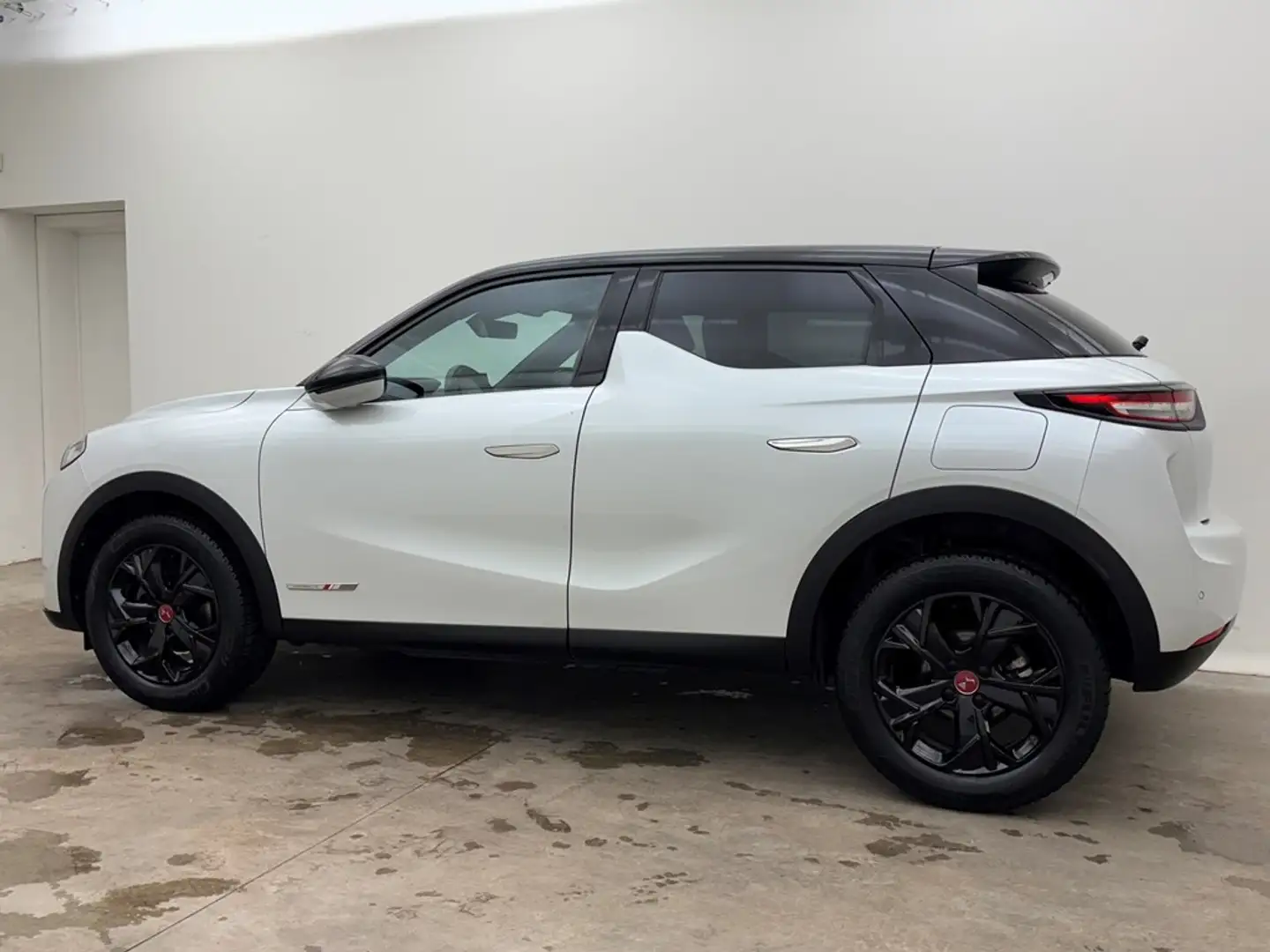 DS Automobiles DS 3 Crossback 1.5BlueHDi Performance Line Apple Carplay/Android Fehér - 2