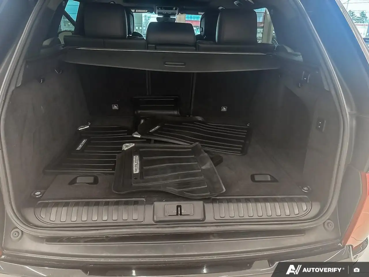 Land Rover Range Rover Sport снимка Land Rover Range Rover Sport