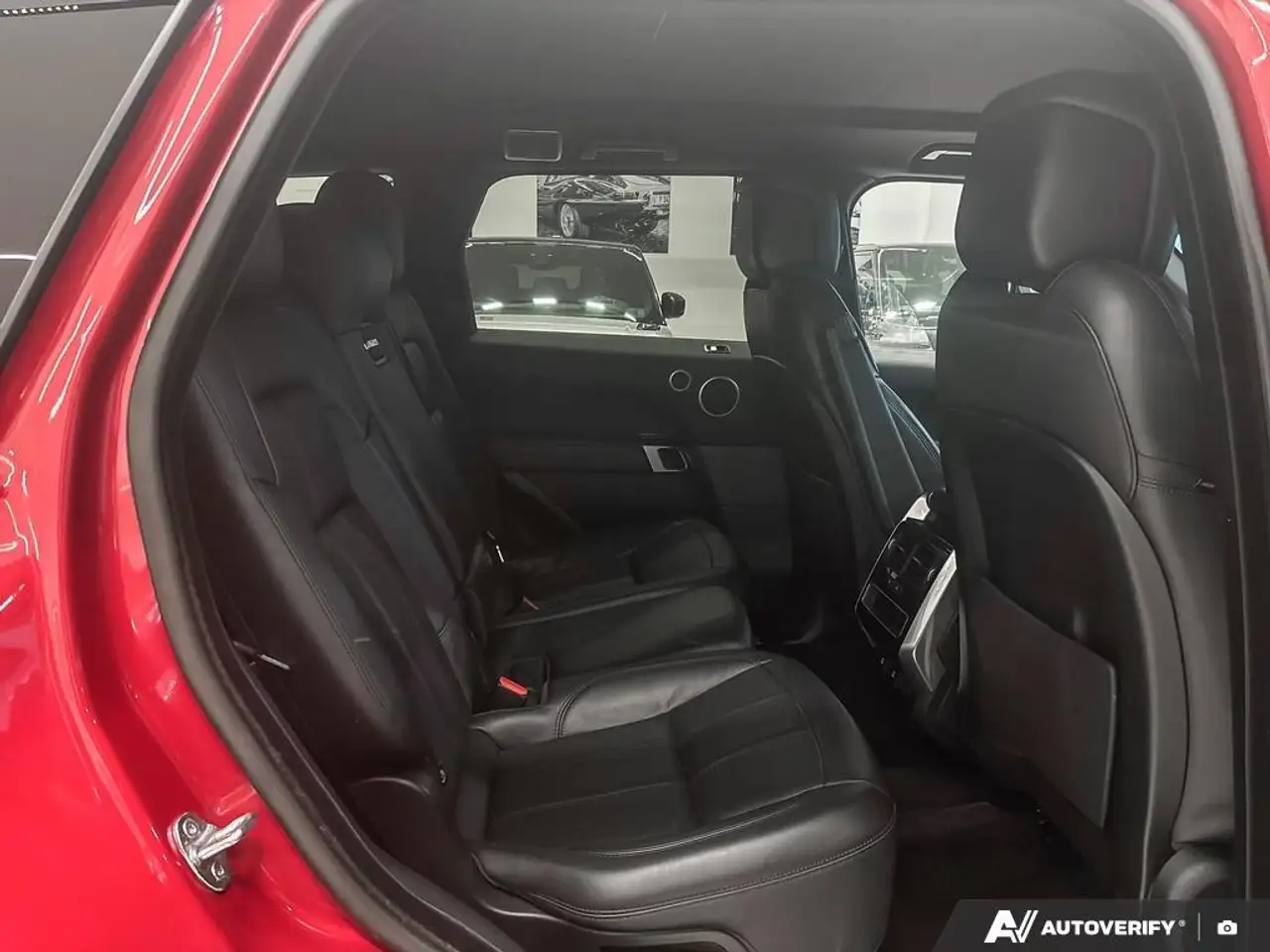 Land Rover Range Rover Sport снимка Land Rover Range Rover Sport