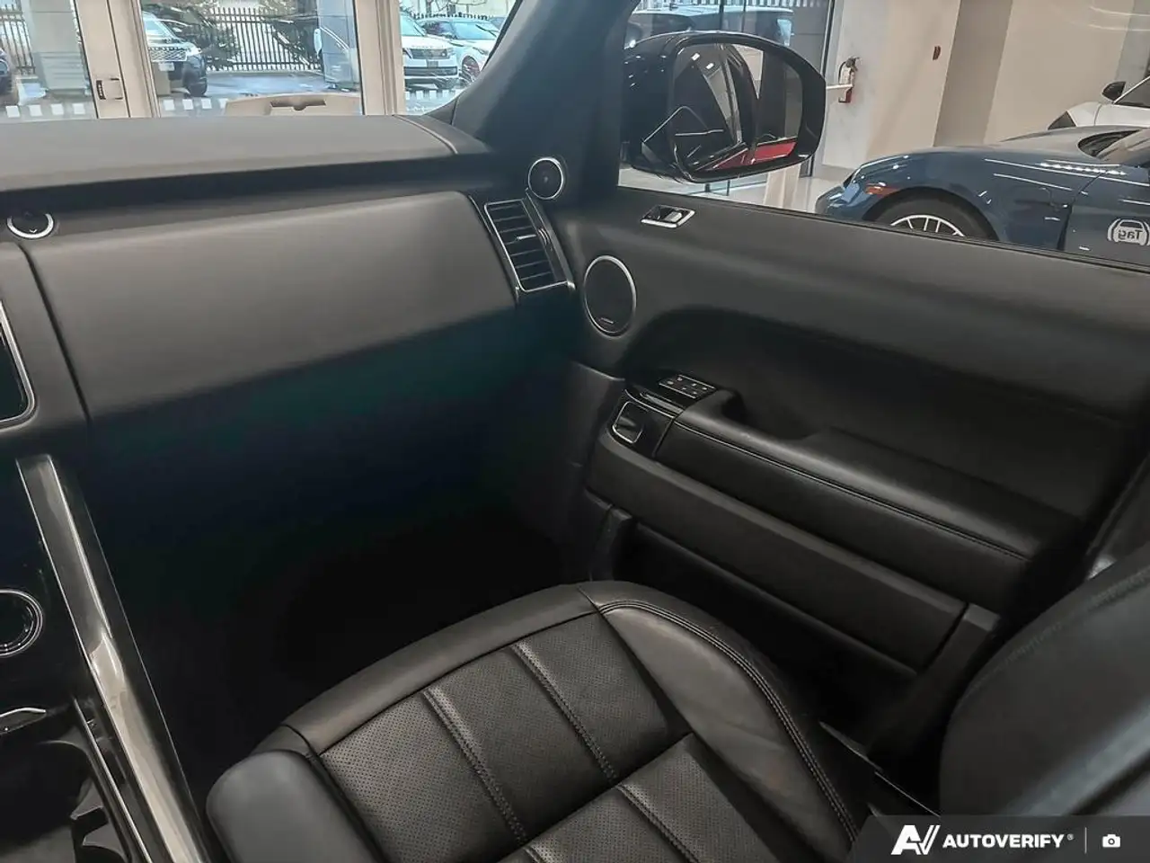 Land Rover Range Rover Sport снимка Land Rover Range Rover Sport