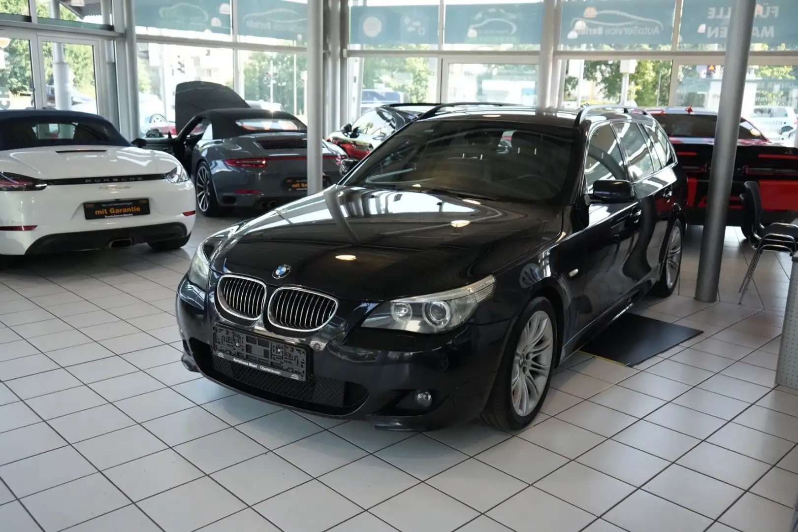 BMW 530 Baureihe 5 Touring 530d M-Sport Paket Negro - 2