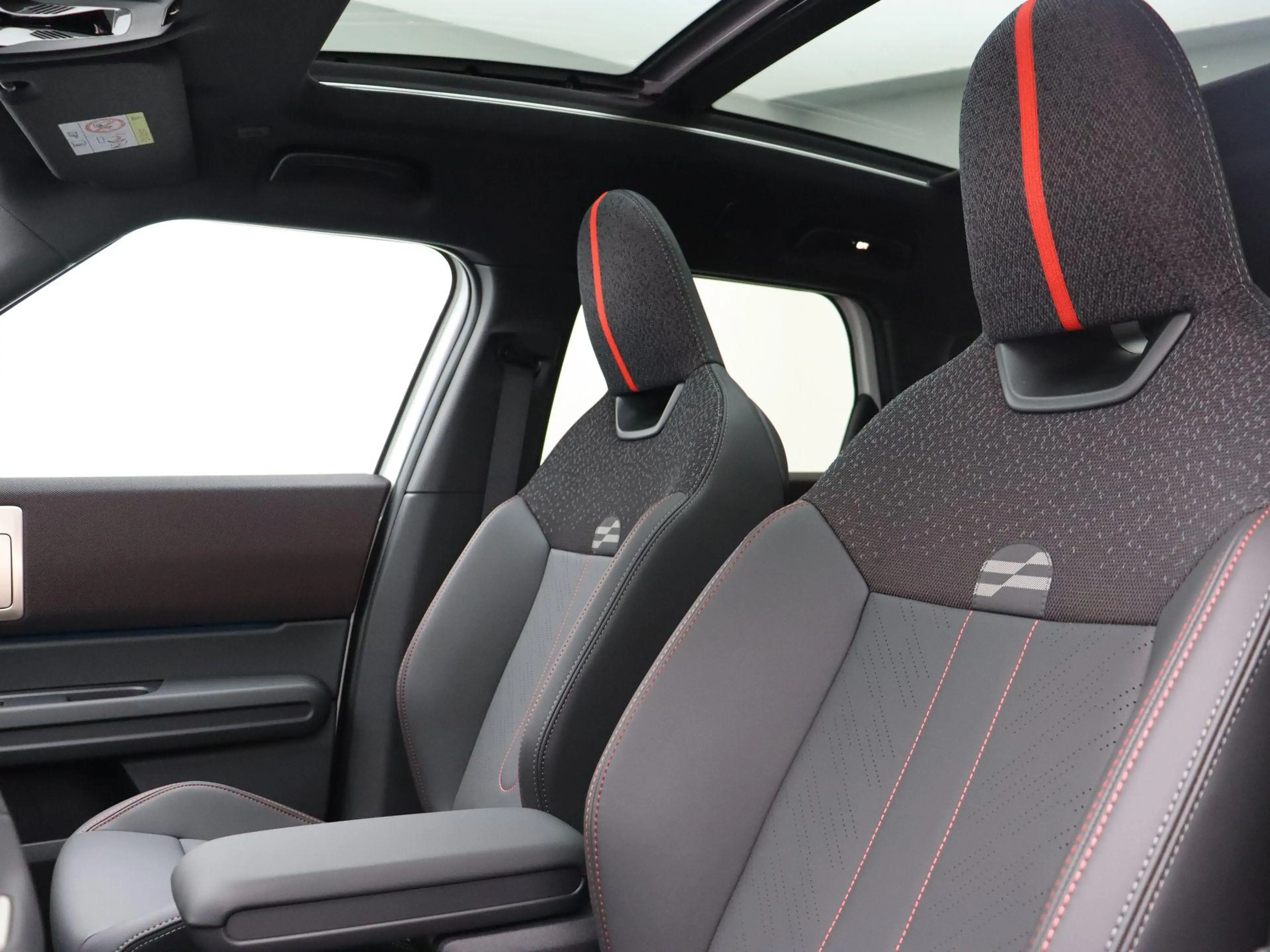 MINI John Cooper Works Countryman E + M Pakket + Getint glas + Pano — photo 13