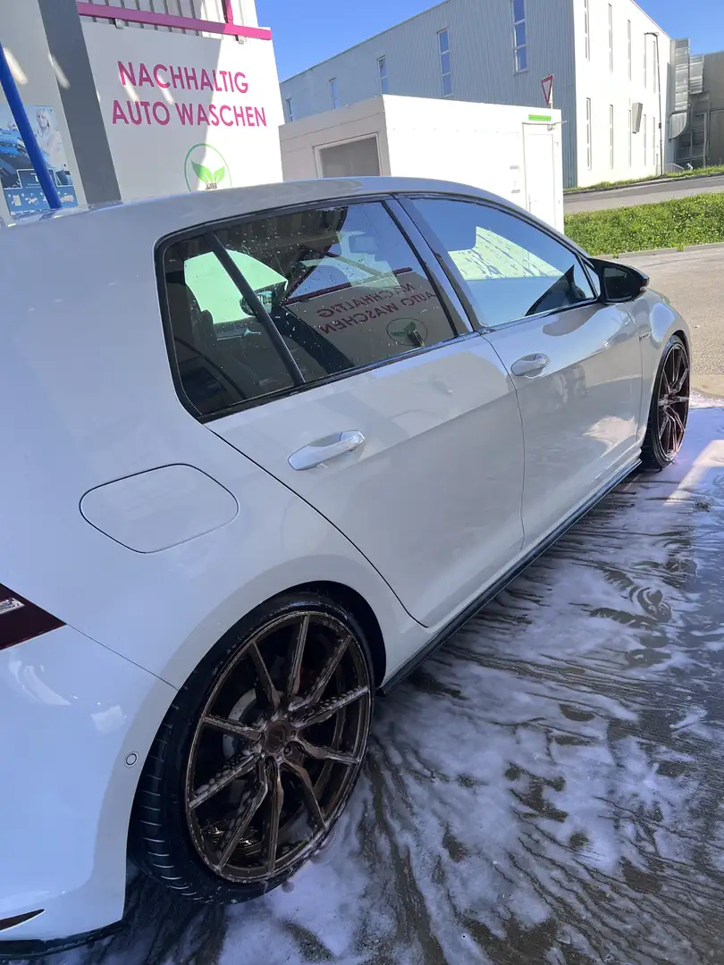 Volkswagen Golf GTI 2,0 TSI DSG Performance - 2