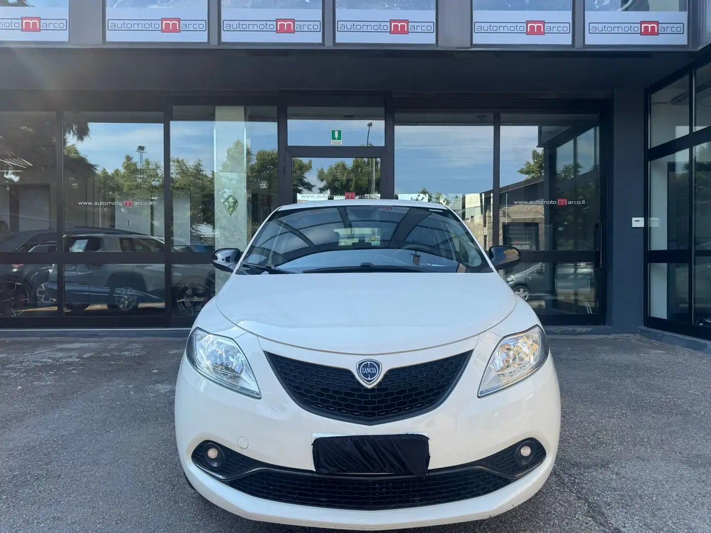 Lancia Ypsilon Ypsilon III 2015 1.2 Gold ecochic GPL NEOPATENTATI Bianco - 2