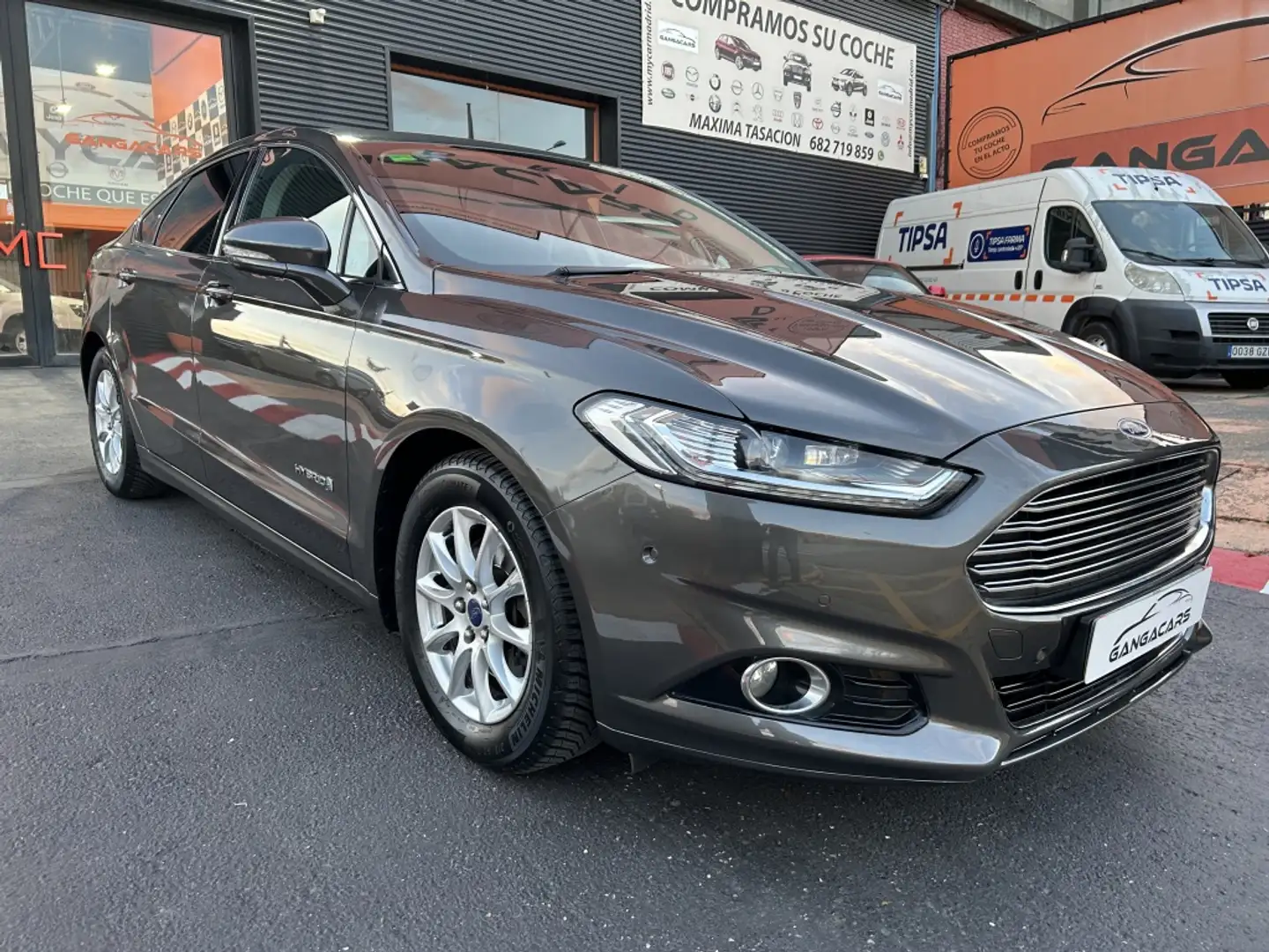 Ford Mondeo Sedán 2.0 HEV Titanium Gris - 2