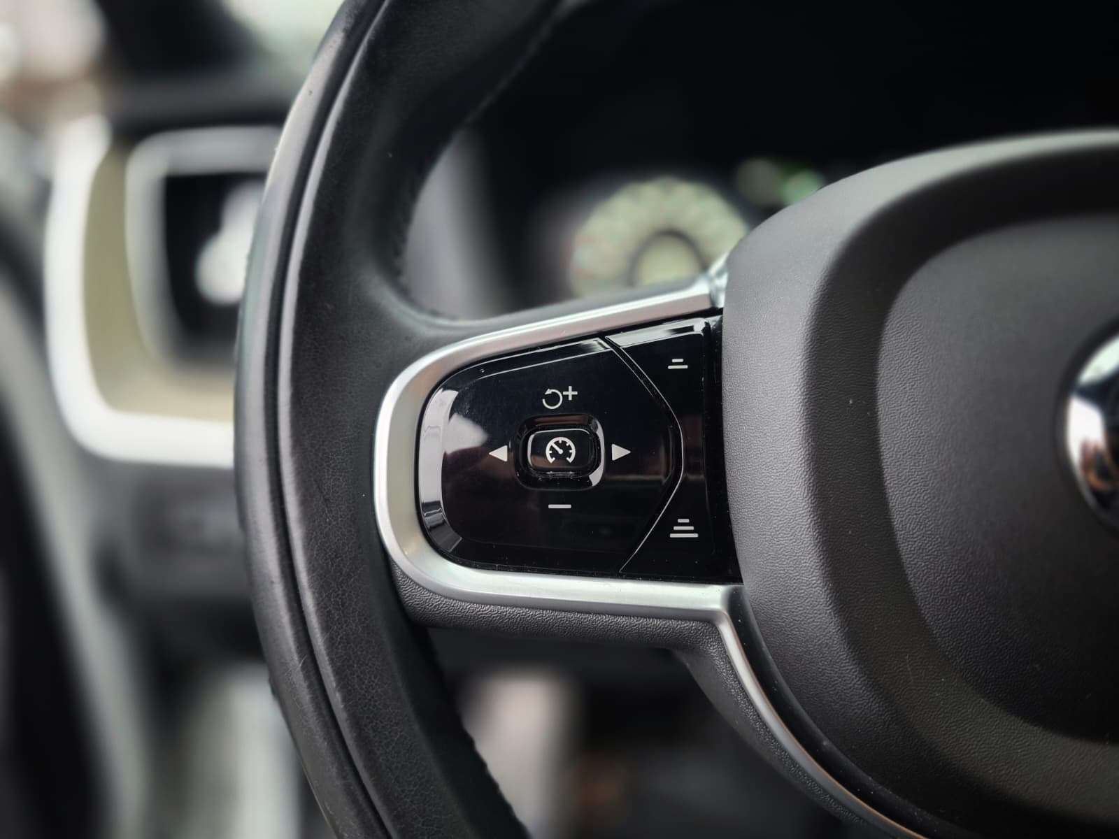 2019 Volvo XC60 Good Condition/360 Camera/Blind Spot/Ventilated Se thumb 19