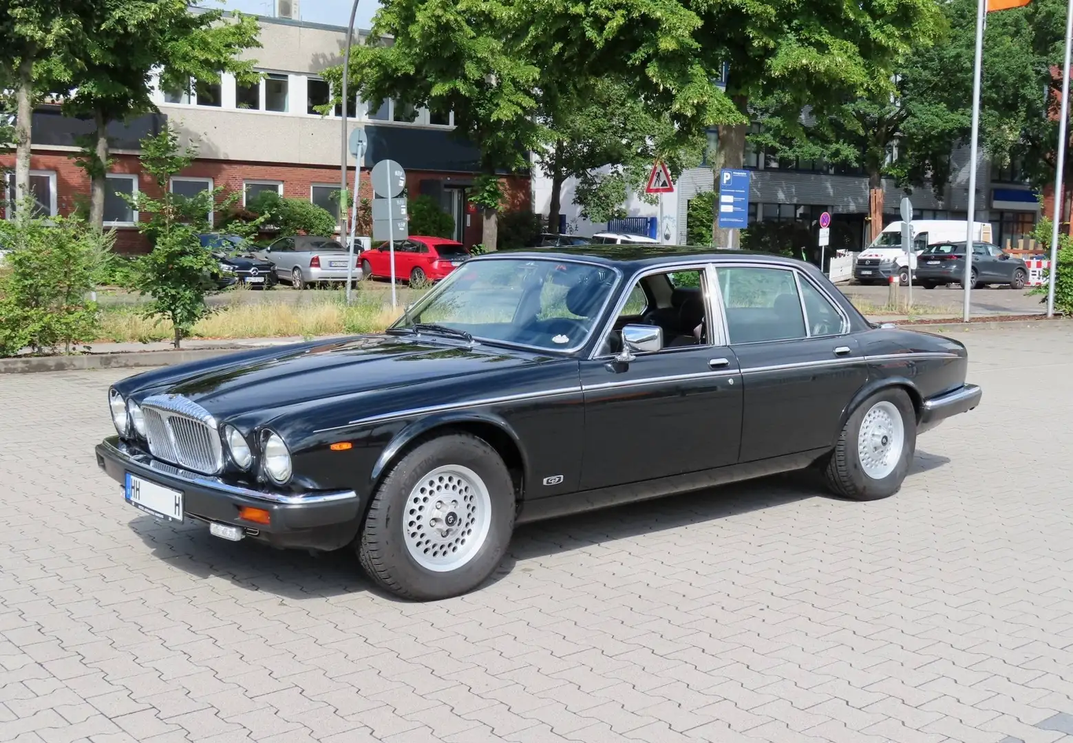 Daimler Double Six Schwarz - 1