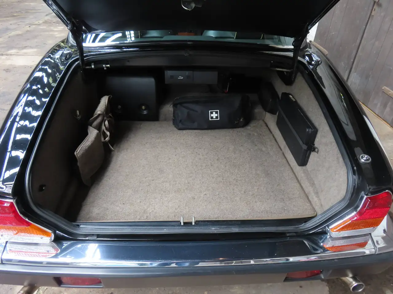 Daimler Double Six, foto 11