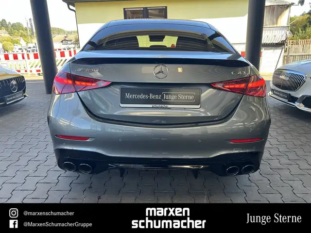 Mercedes-Benz C-Class view 5
