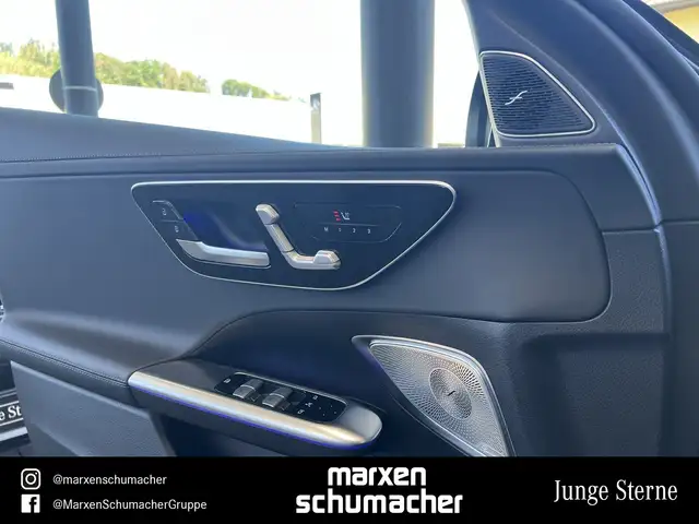 Mercedes-Benz C-Class view 12