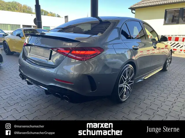 Mercedes-Benz C-Class view 4