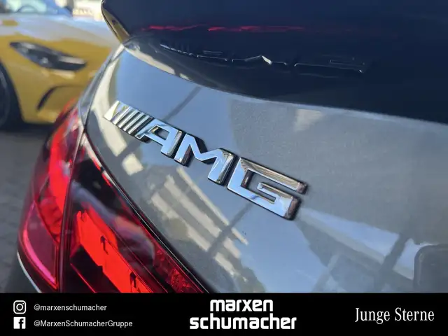 Mercedes-Benz C-Class view 9