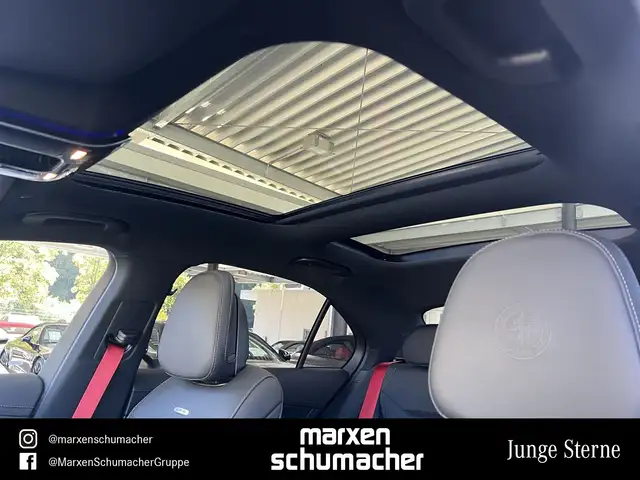 Mercedes-Benz C-Class view 15
